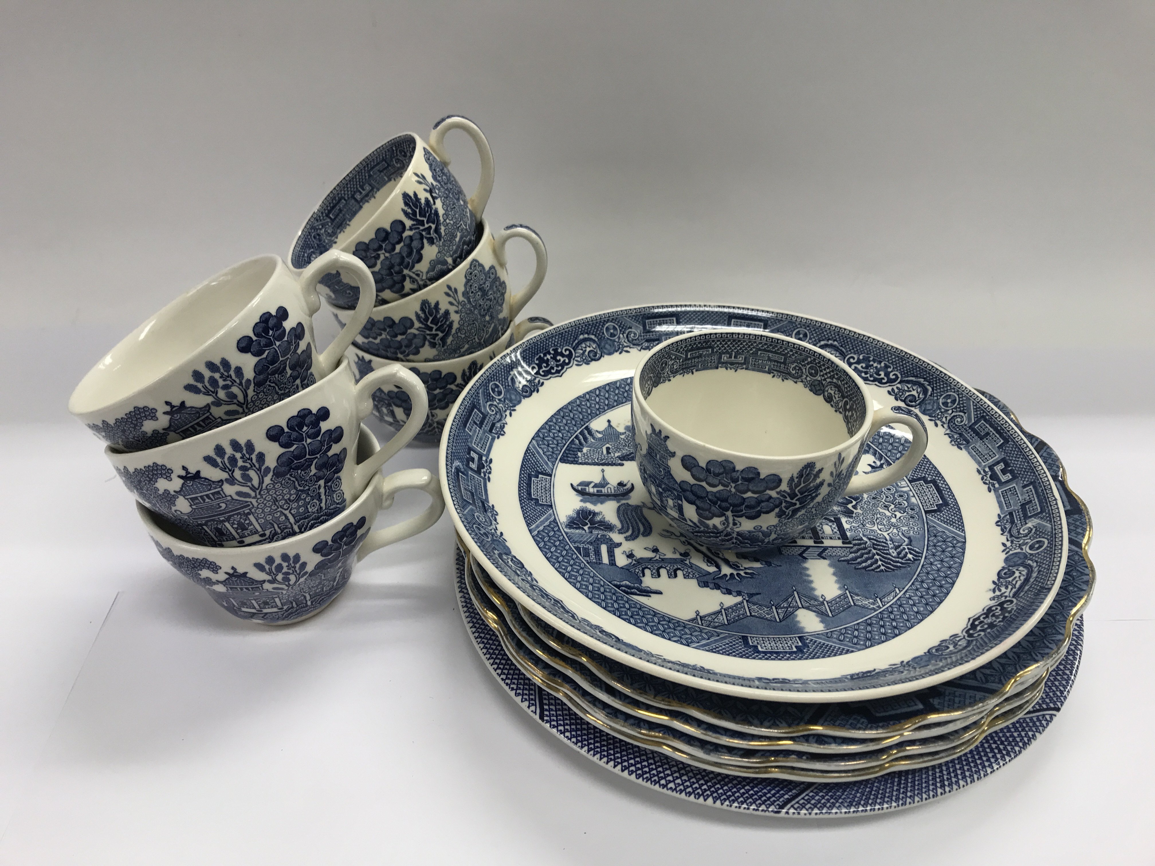 A small collection of blue and white china items i