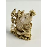 Withdraw A carved Ivory snuff bottle in the form of fish, s