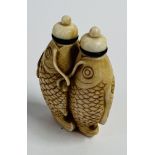 A carved Ivory conjoined fish snuff bottle, 6.4cm