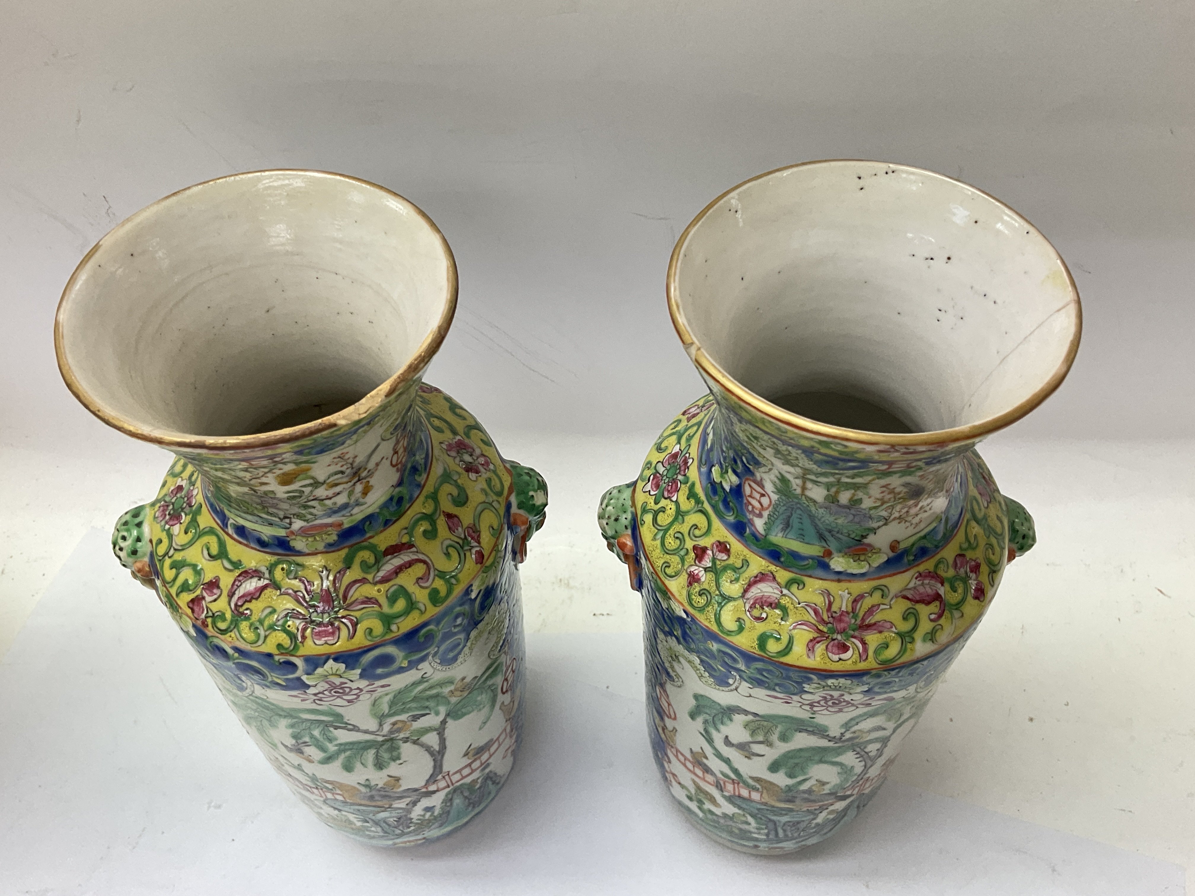 Two pairs of vases, a Cantonese pair and a famile - Image 5 of 6