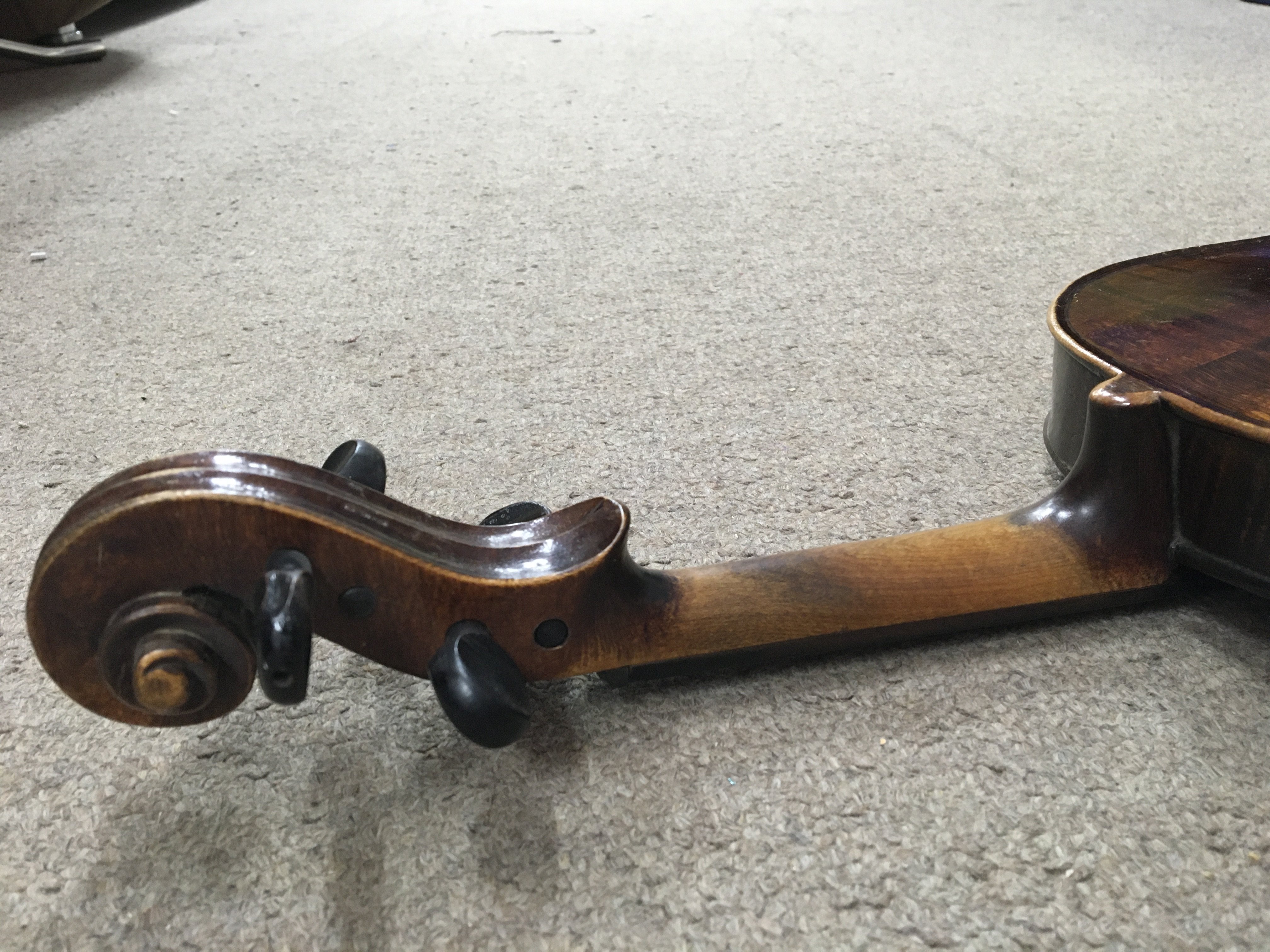 An unmarked students violin. Button to back measuring 36cm - Image 5 of 7