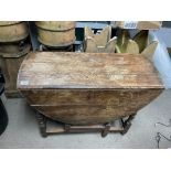 An oak drop leaf table - NO RESERVE