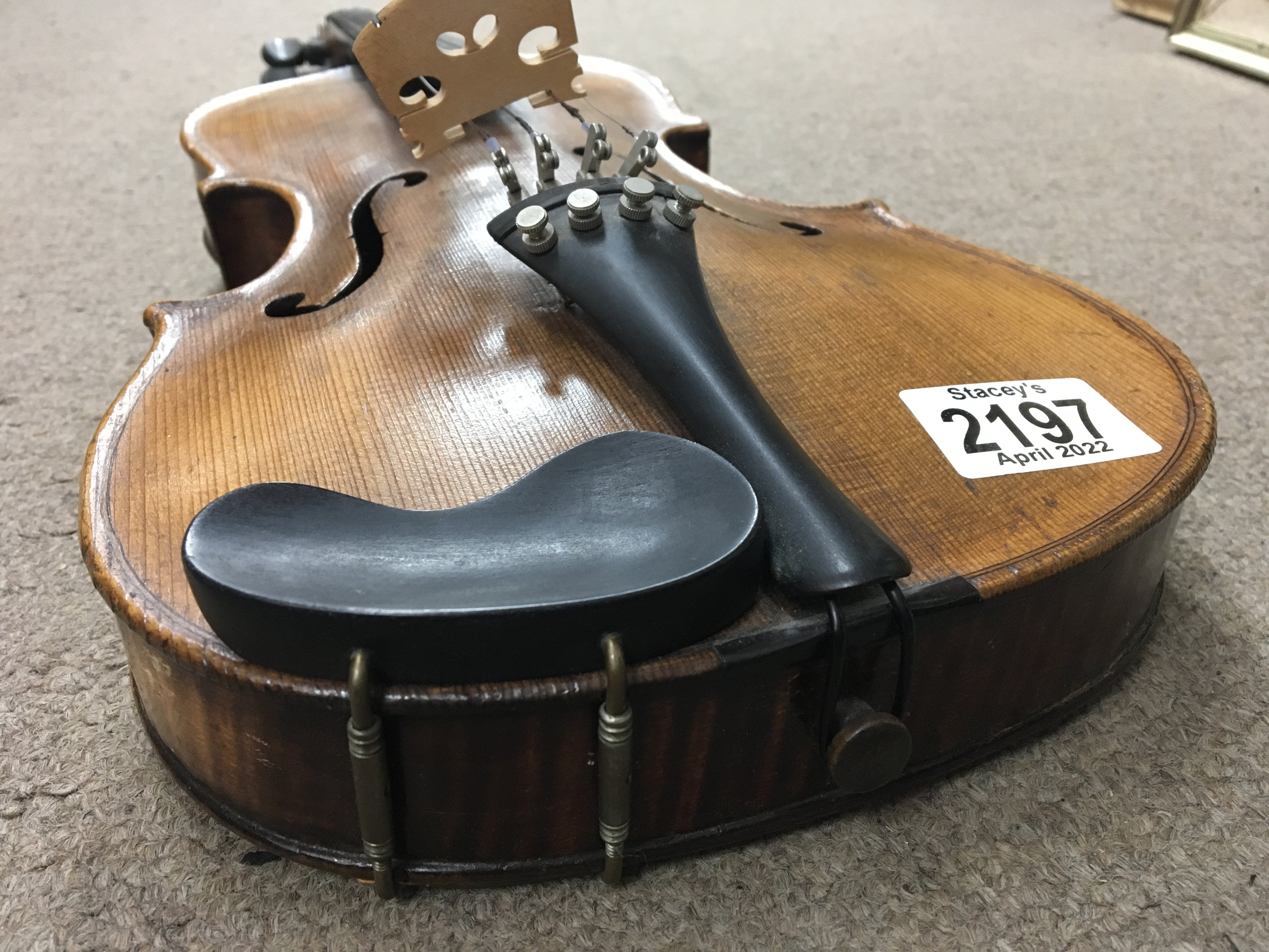 An unmarked students violin. Button to back measuring 36cm - Image 6 of 7