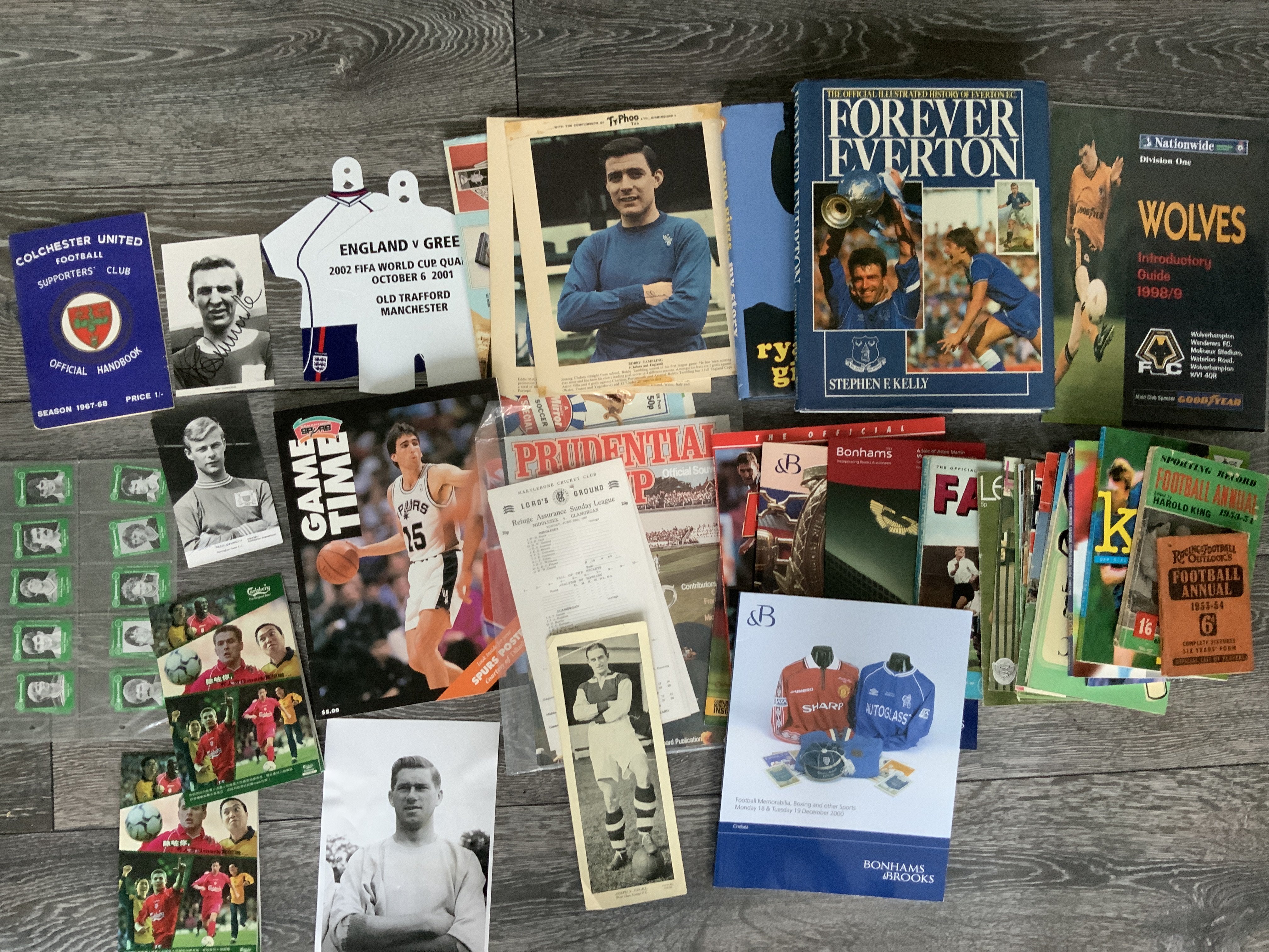 Football Memorabilia Box: Includes Coffer jam jar lids of Hurst Moore Best Ball B Charlton Bell