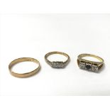 An 18ct gold ring set with chip diamonds, an 18ct