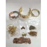 A collection of good quality costume jewellery com