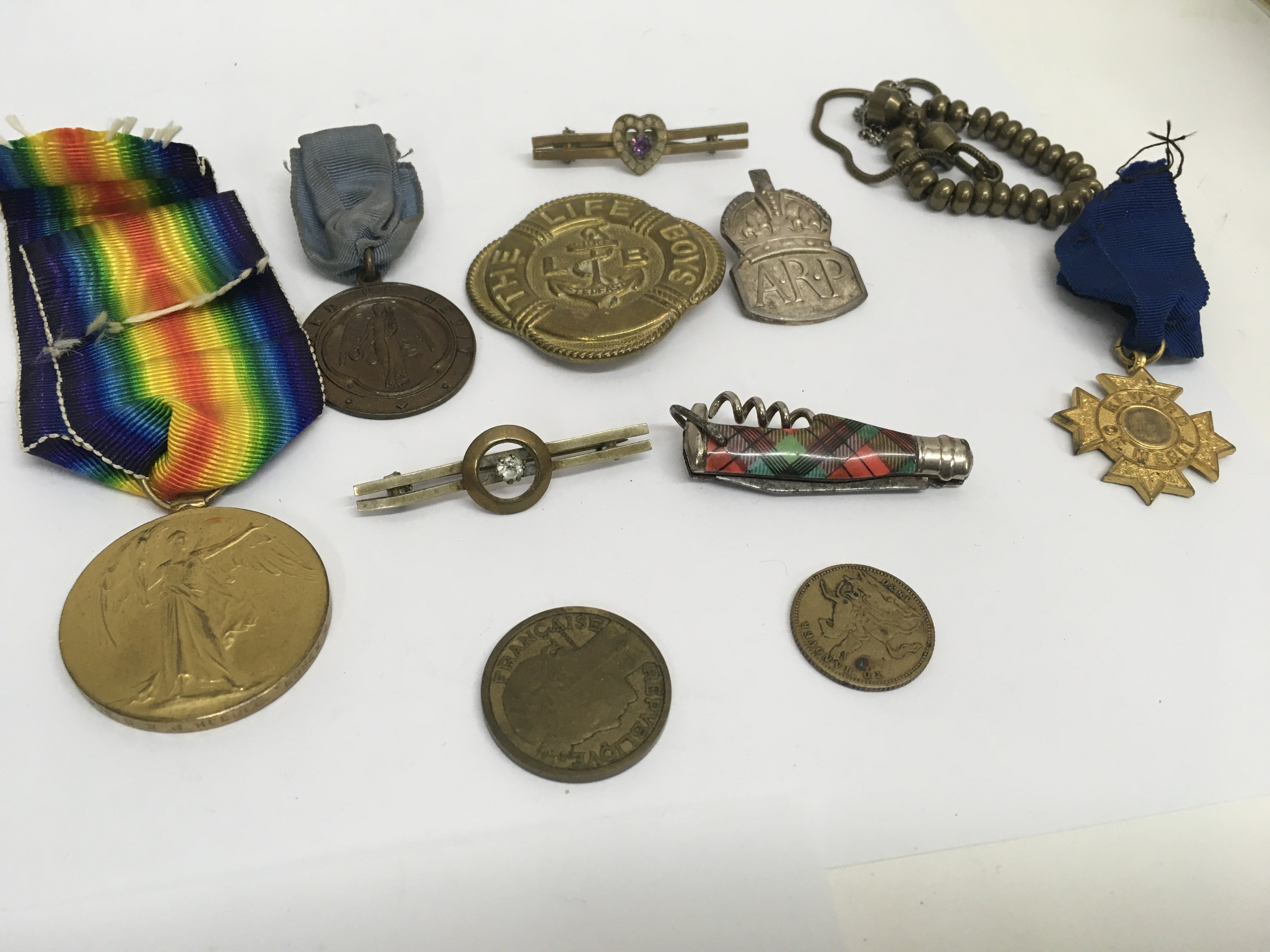 A set of three First World War medals awarded to H - Bild 2 aus 2