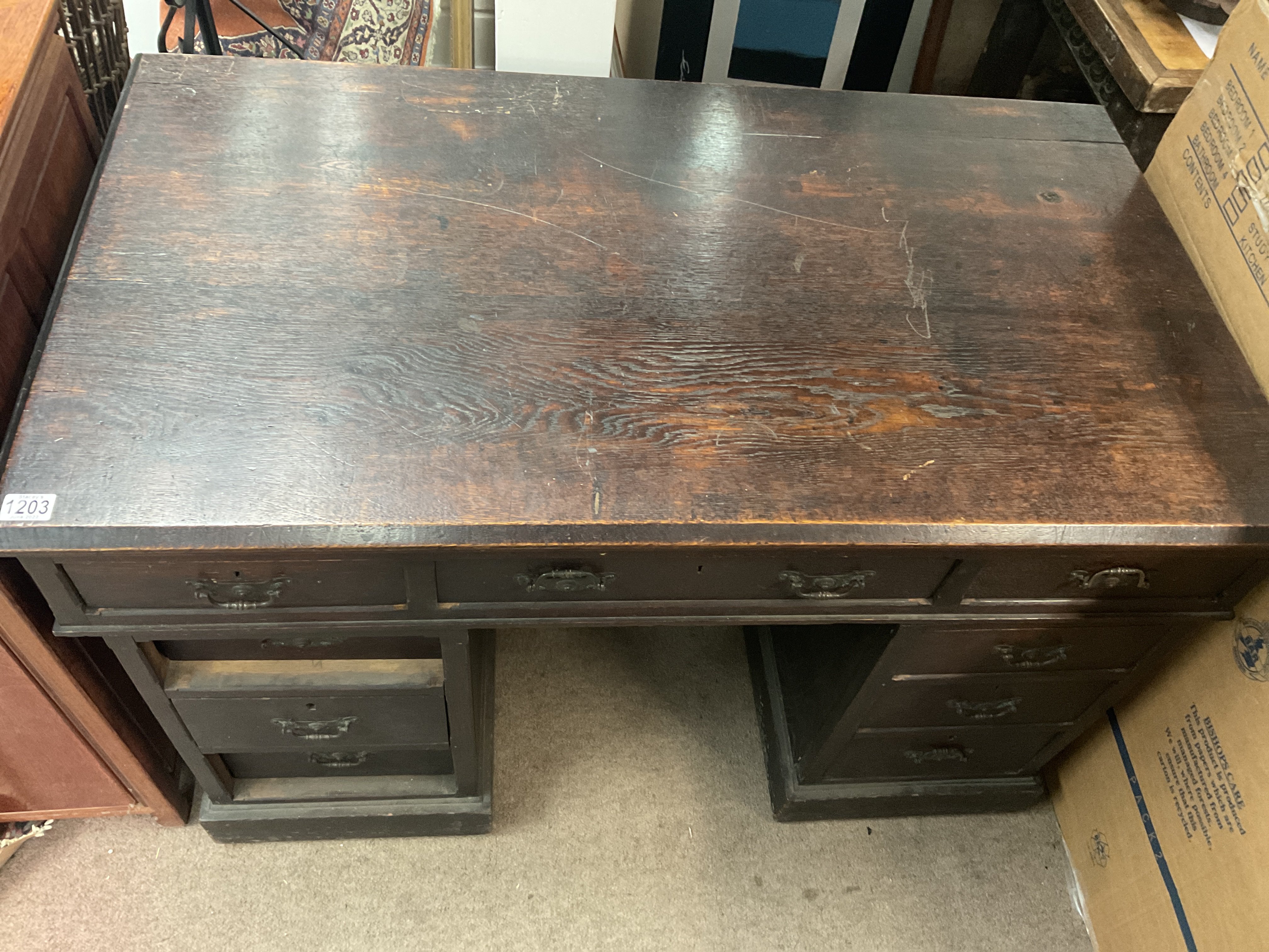 NO RESERVE - A 1930s oak pedastal desk.