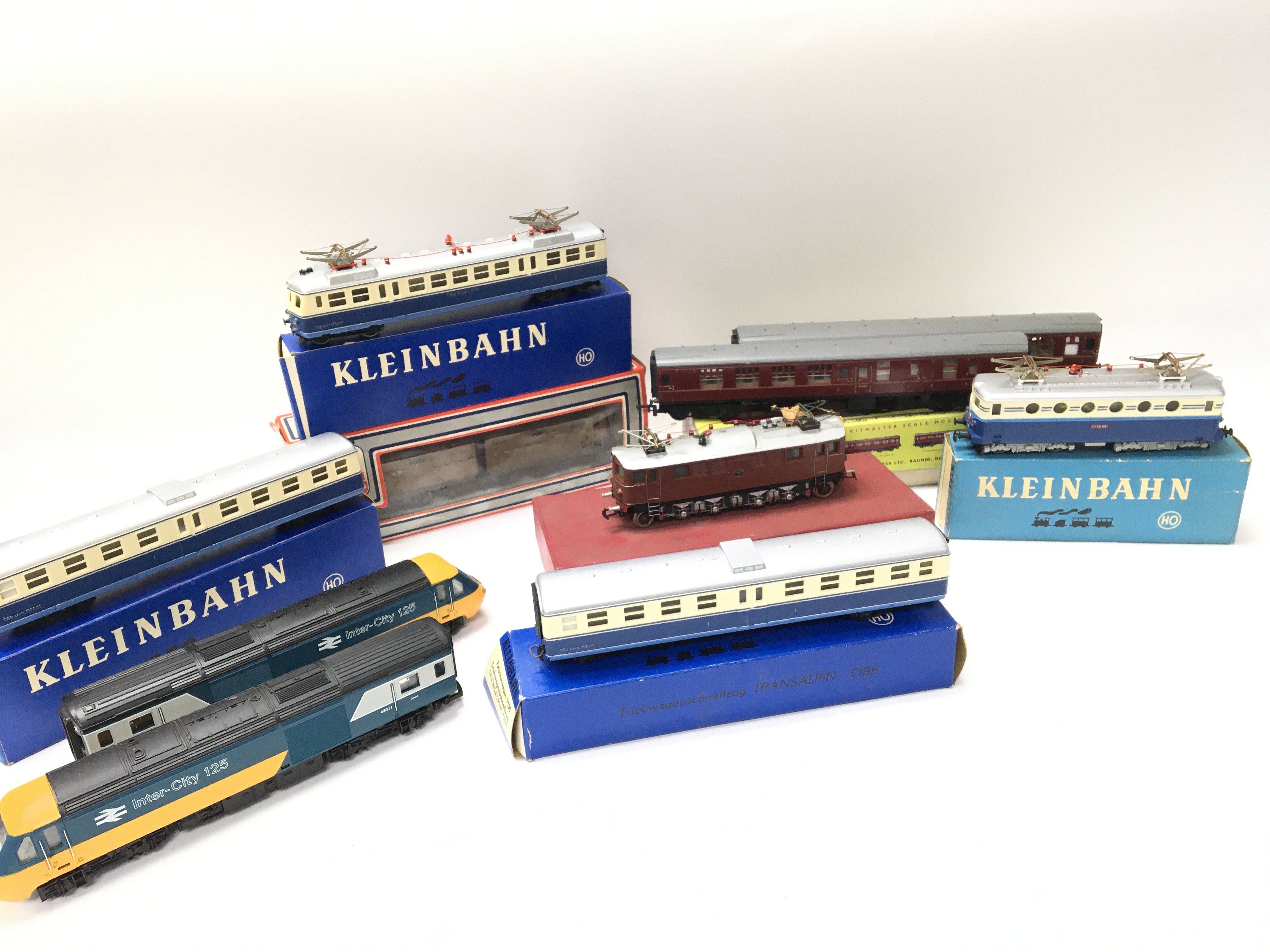 A Collection of 00 Gauge Locomotives and Coaches i