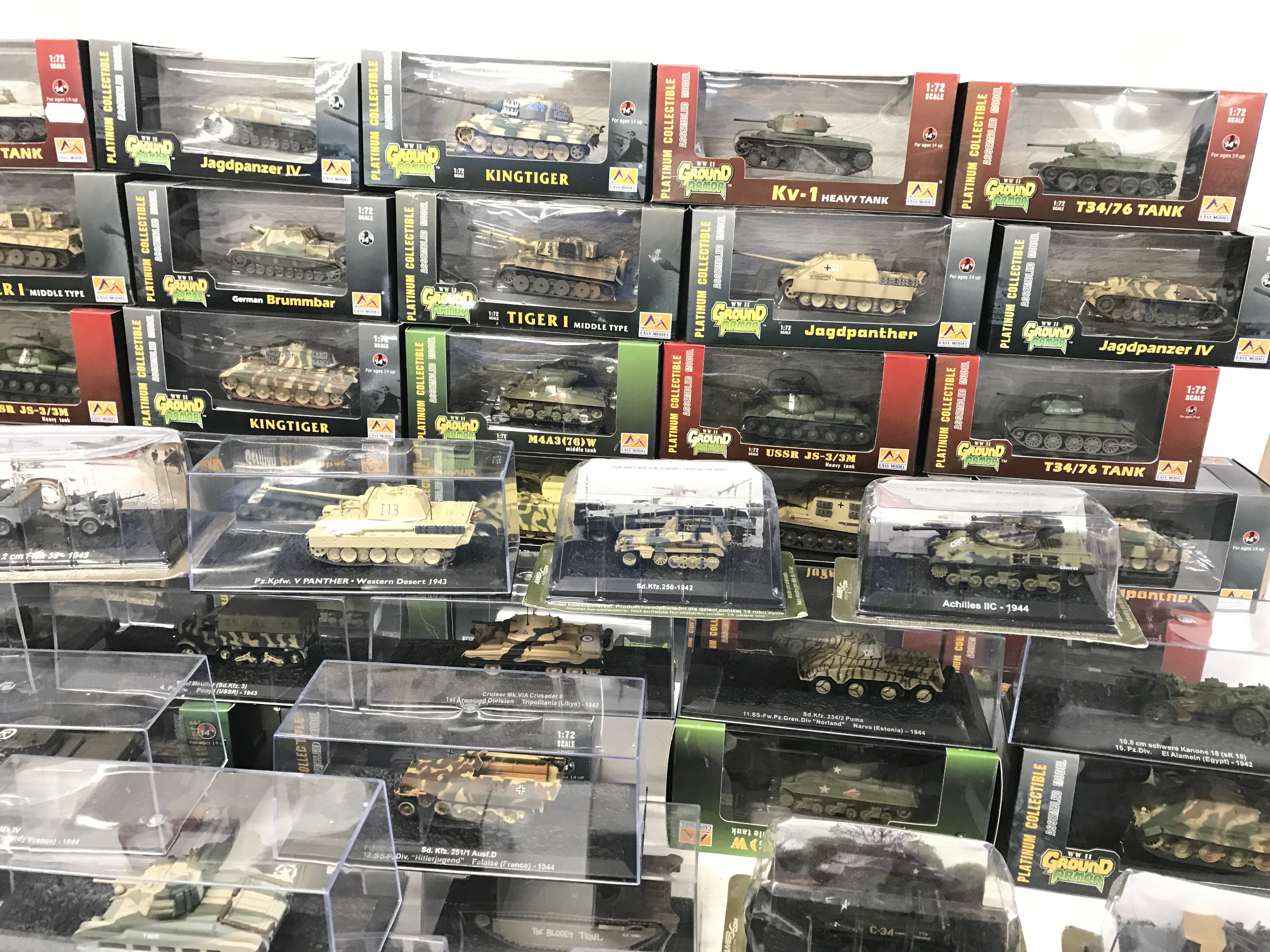 Large collection of tanks and other military vehic - Image 3 of 4