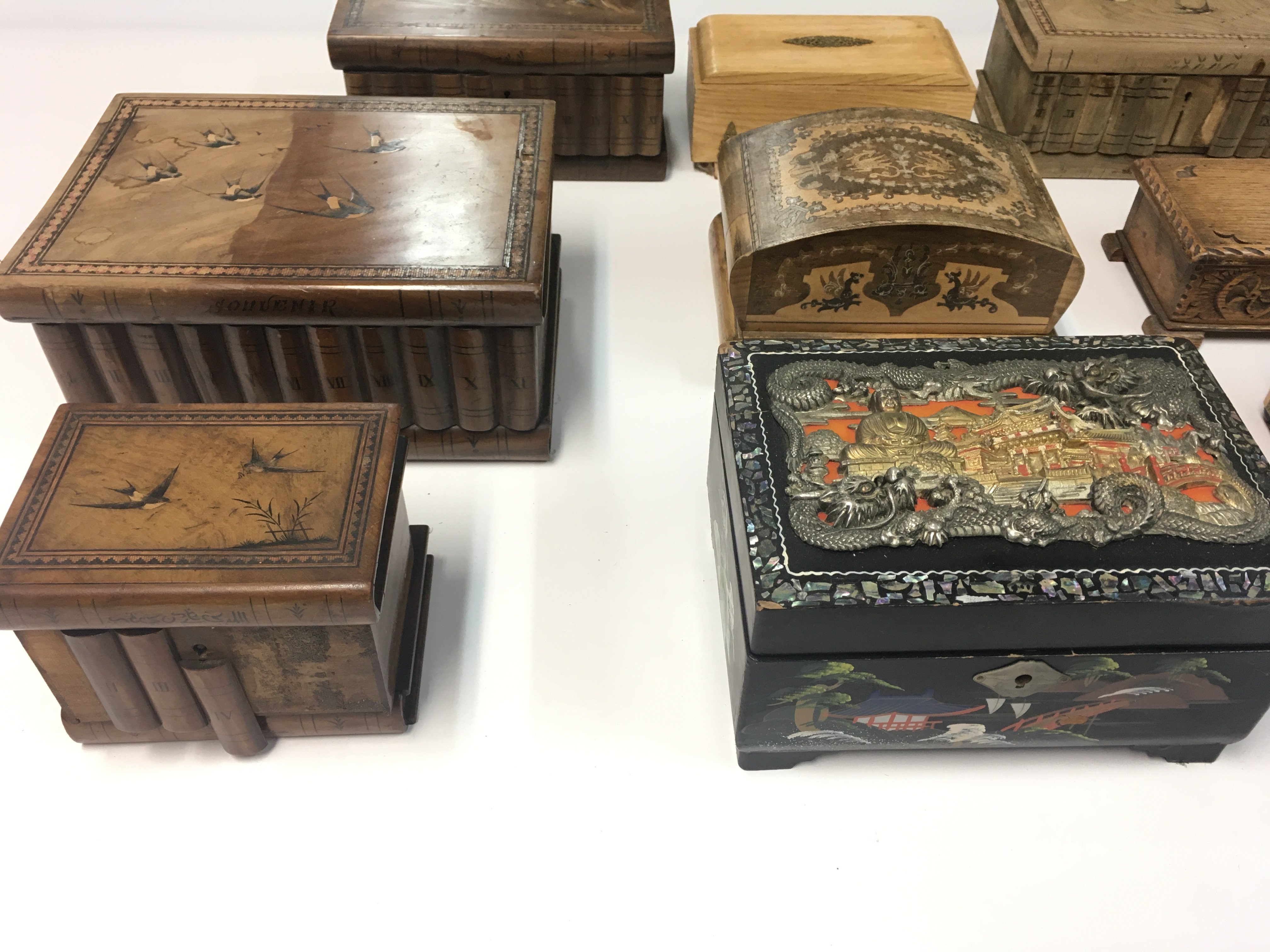 A collection of various music boxes. - Bild 2 aus 3