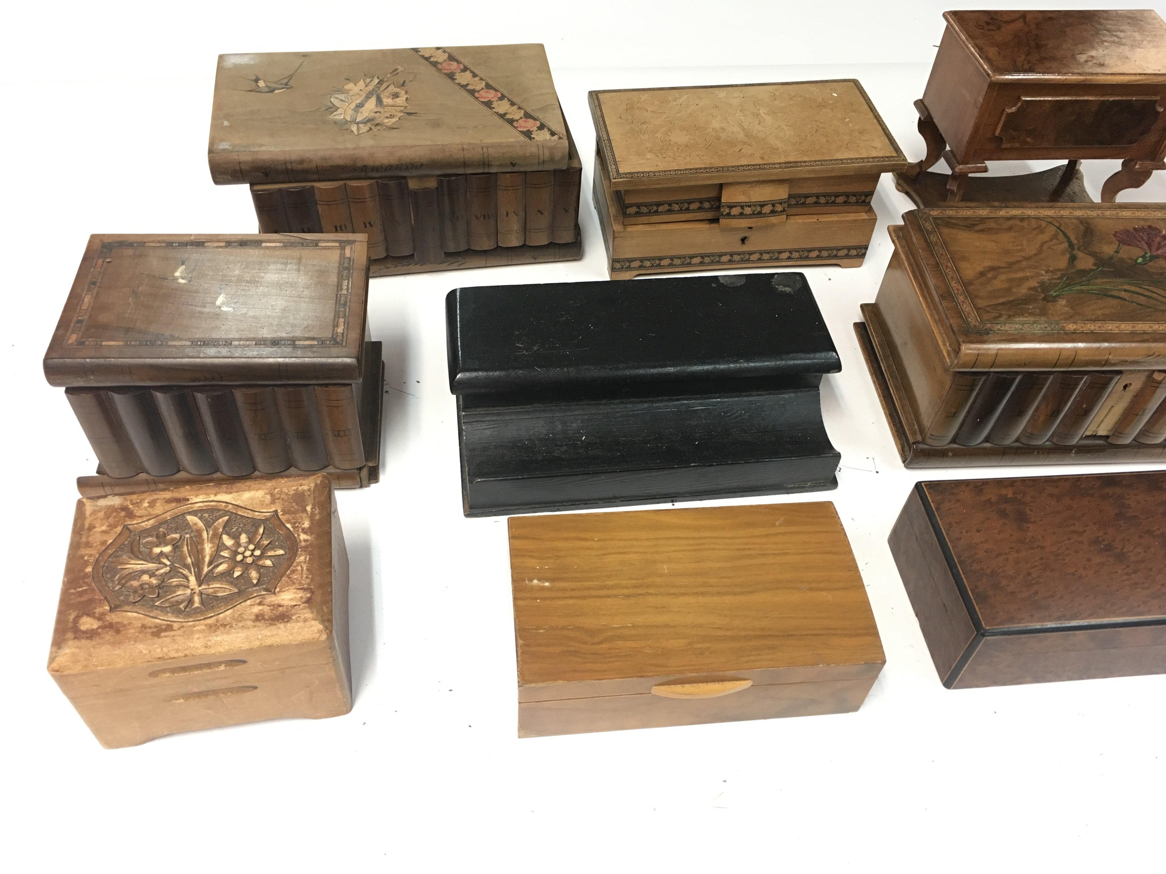 A collection of various music boxes and trinket bo - Bild 3 aus 4