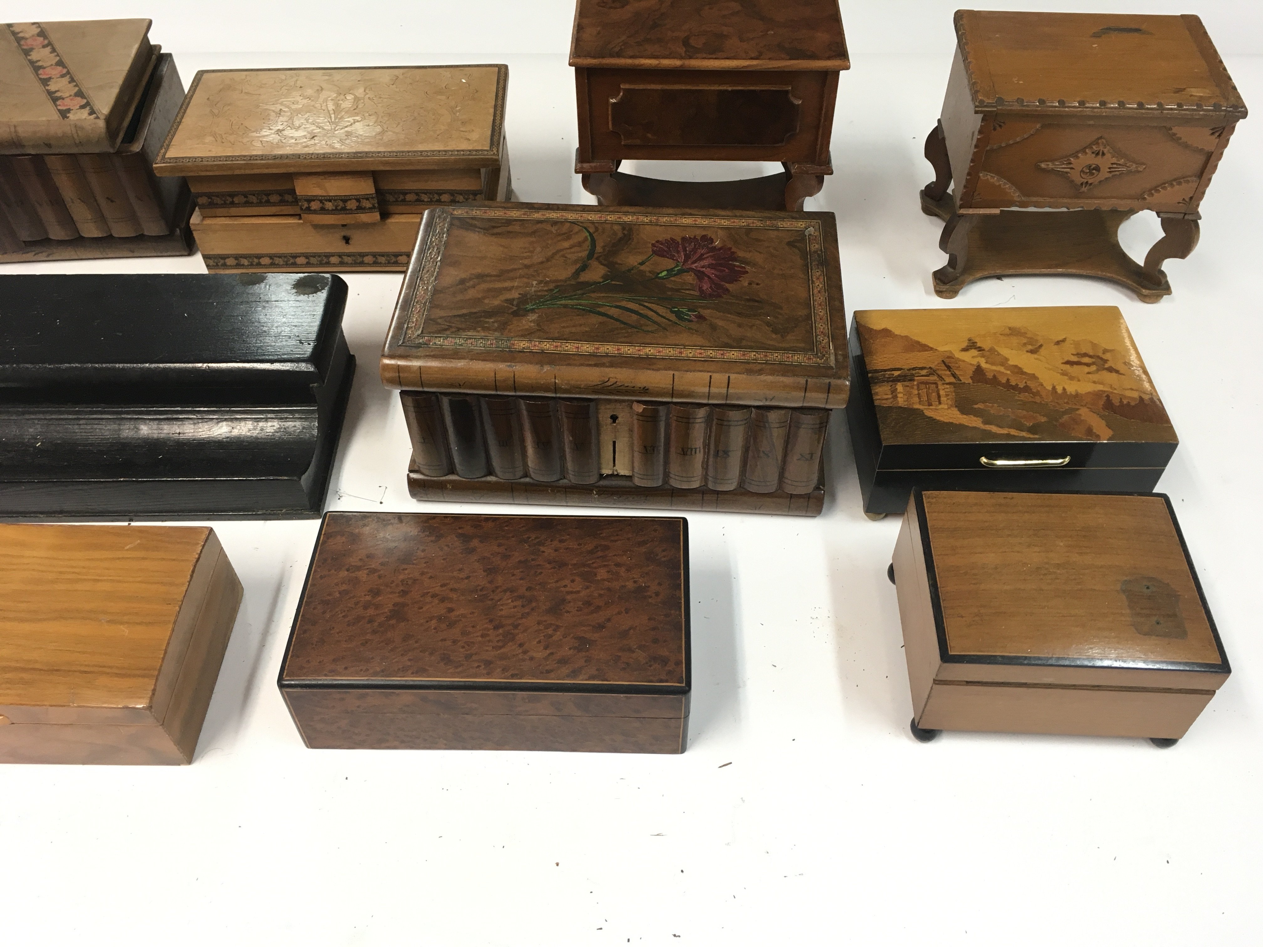 A collection of various music boxes and trinket bo - Bild 2 aus 4