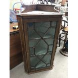 No Reserve: A small Edwardian inlaid corner cabine