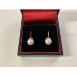 H.M 9ct lovely cult pearl earrings