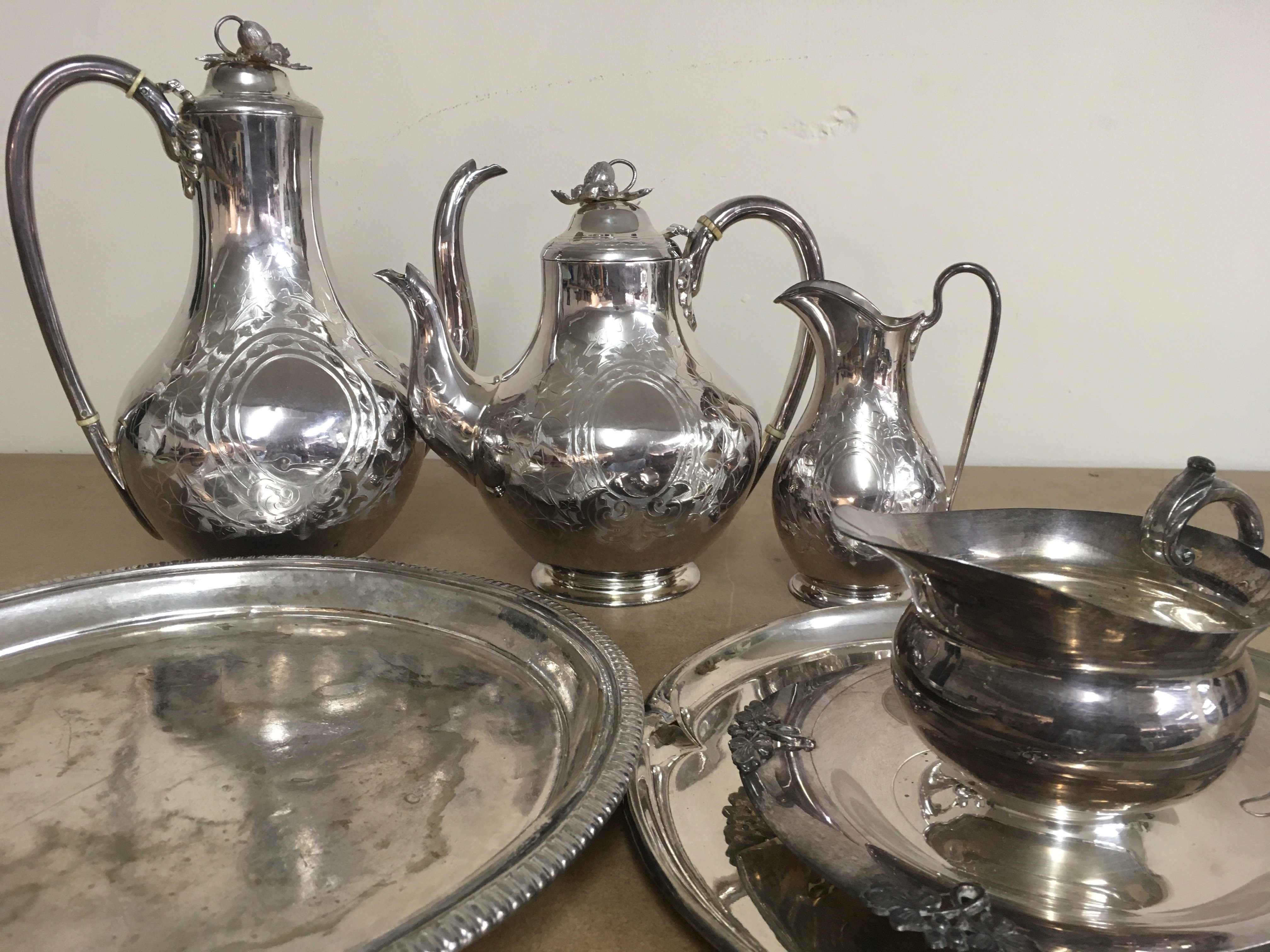 A box of silver plated ware and plated photo fames - Image 2 of 3