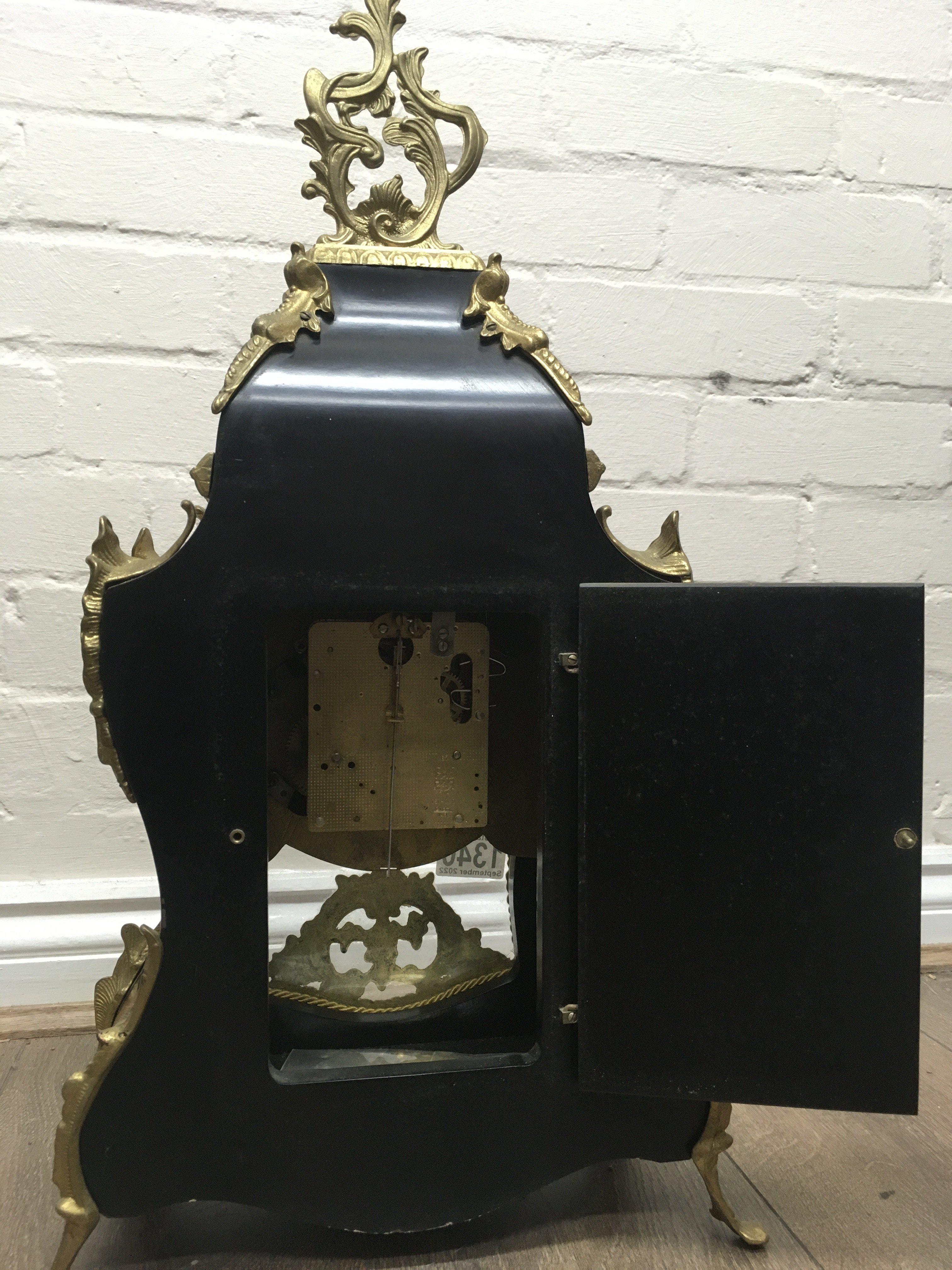 A reproduction French Mantle clock, having circula - Image 3 of 5