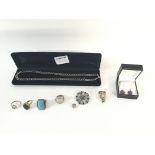 Collection of various items of jewellery including