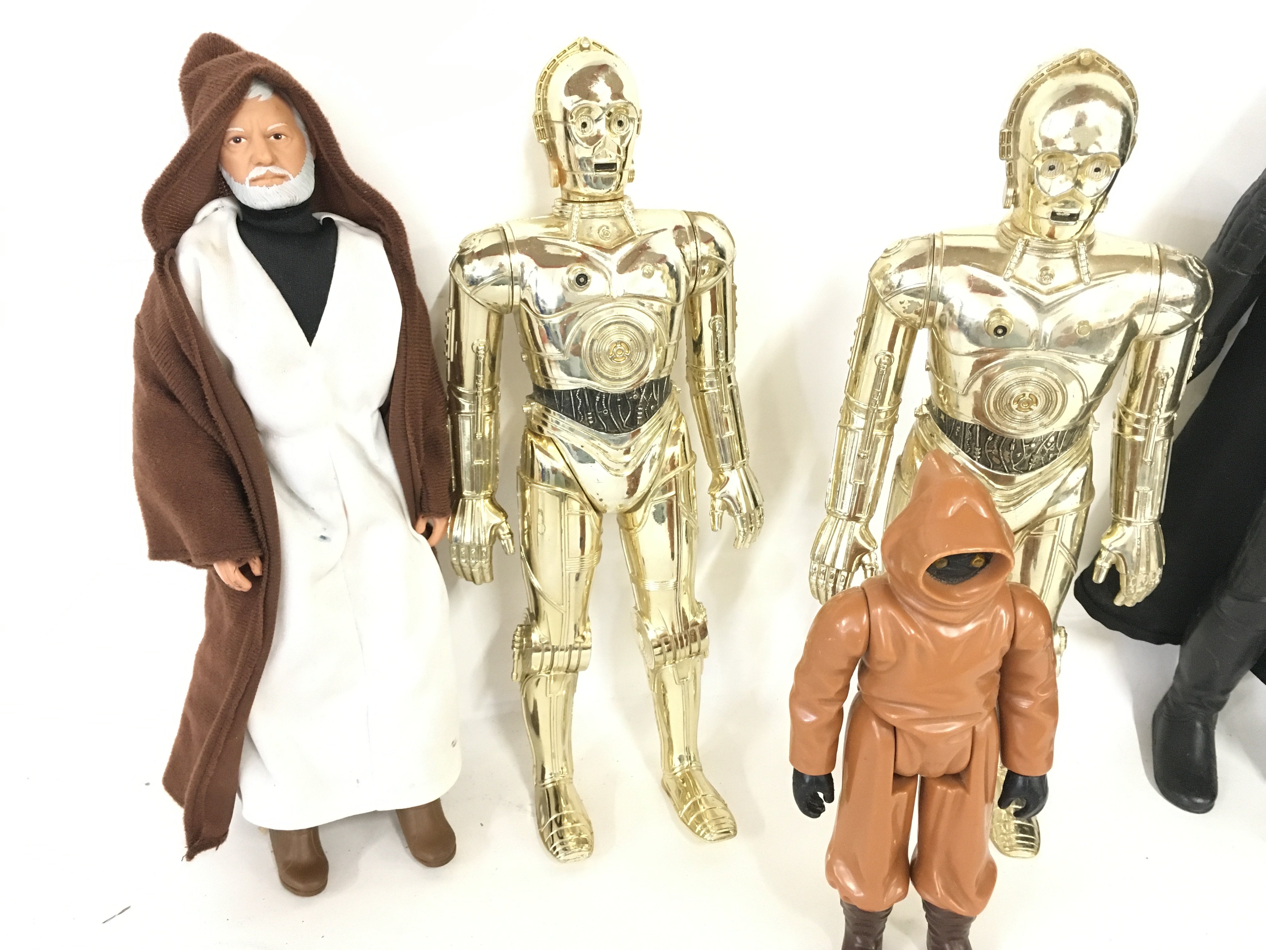 A Collection of Vintage 12 inch Star Wars Figures. - Image 2 of 3