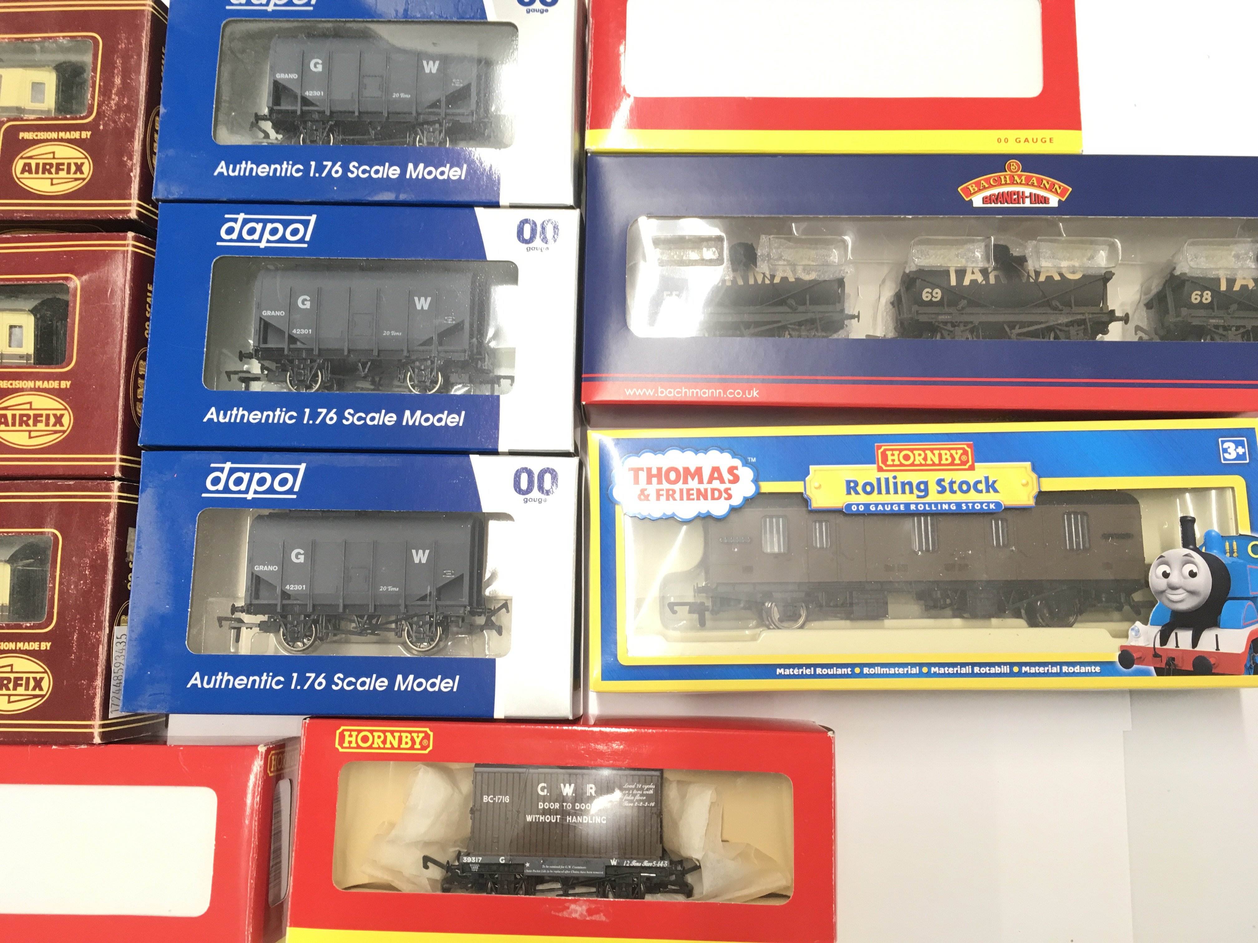 A Collection of Boxed 00 Gauge Boxed Coaches And Rolling Stock including Hornby. Airfix. Dapol and - Image 3 of 3