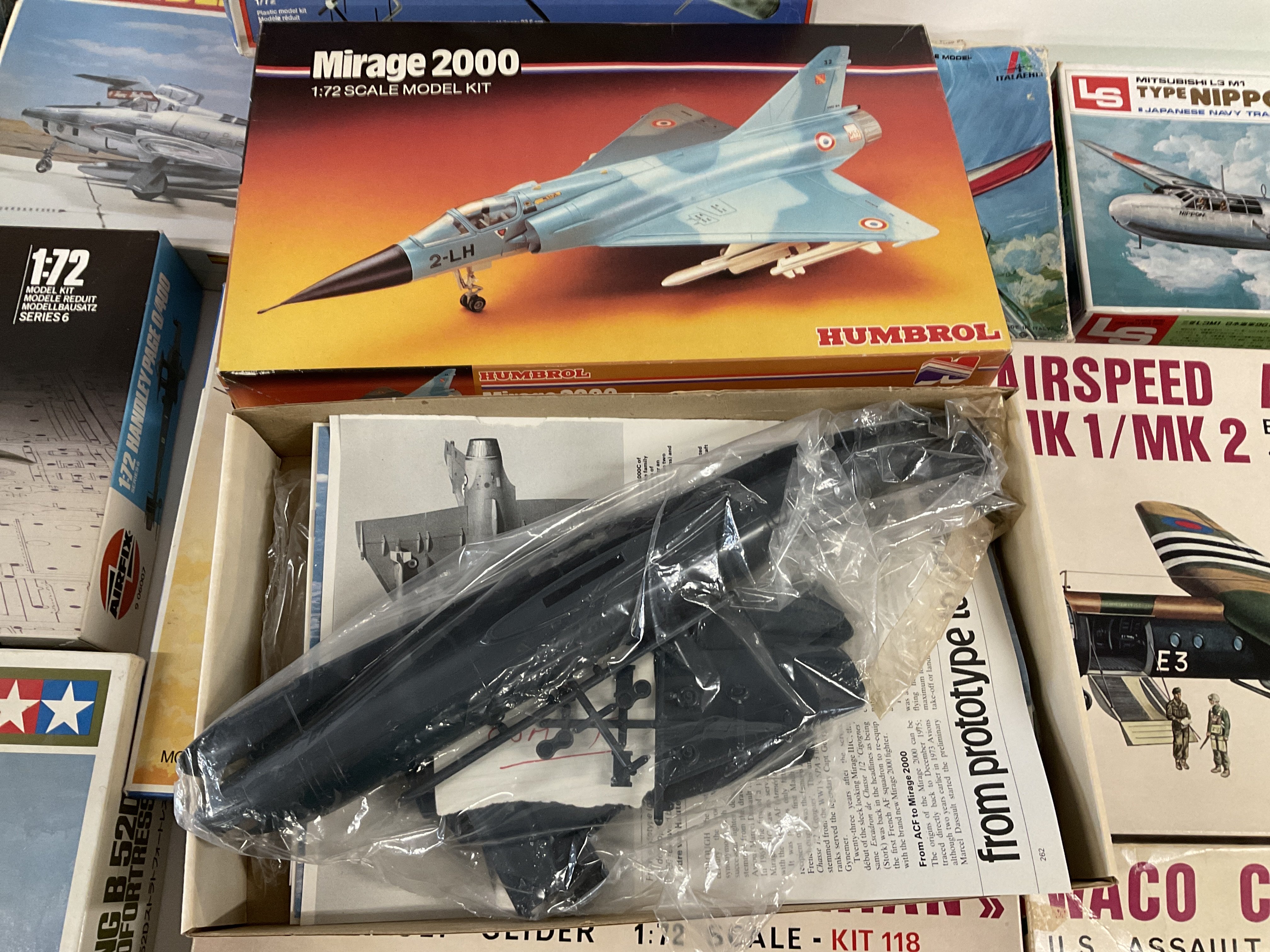 A Collection of Various Aircraft Model kits includ - Bild 6 aus 6