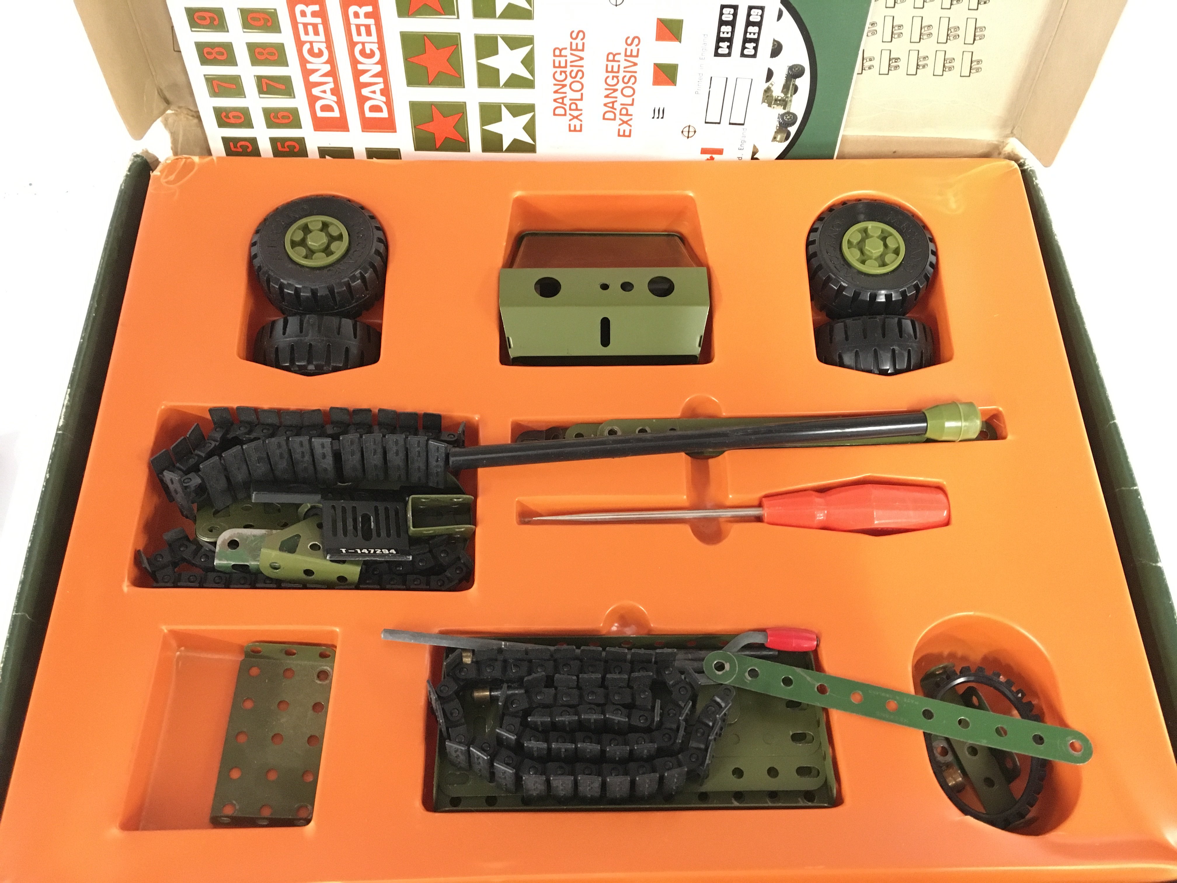 A Boxed Meccano Army Multikit. - Bild 2 aus 3
