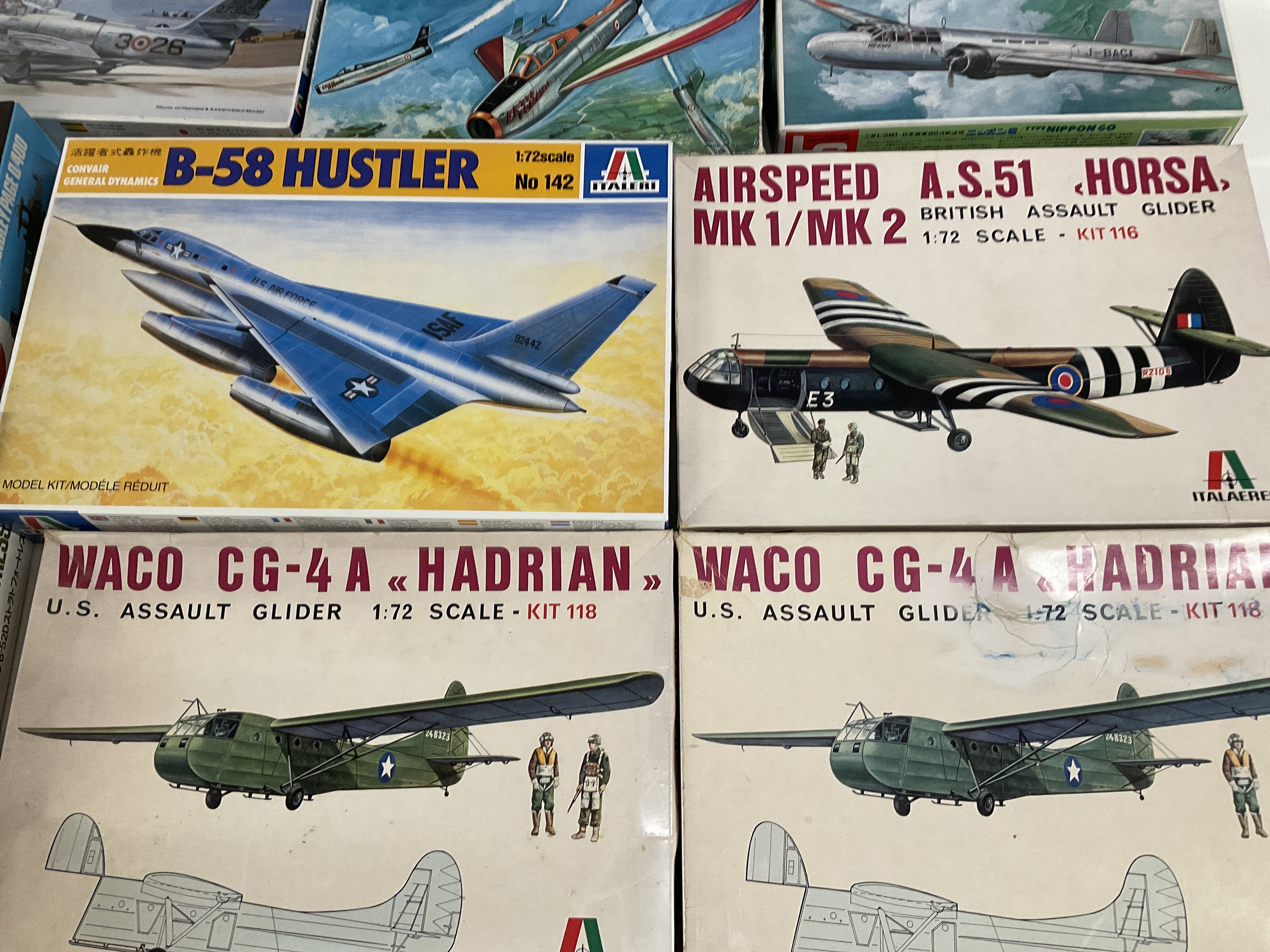 A Collection of Various Aircraft Model kits includ - Bild 3 aus 6