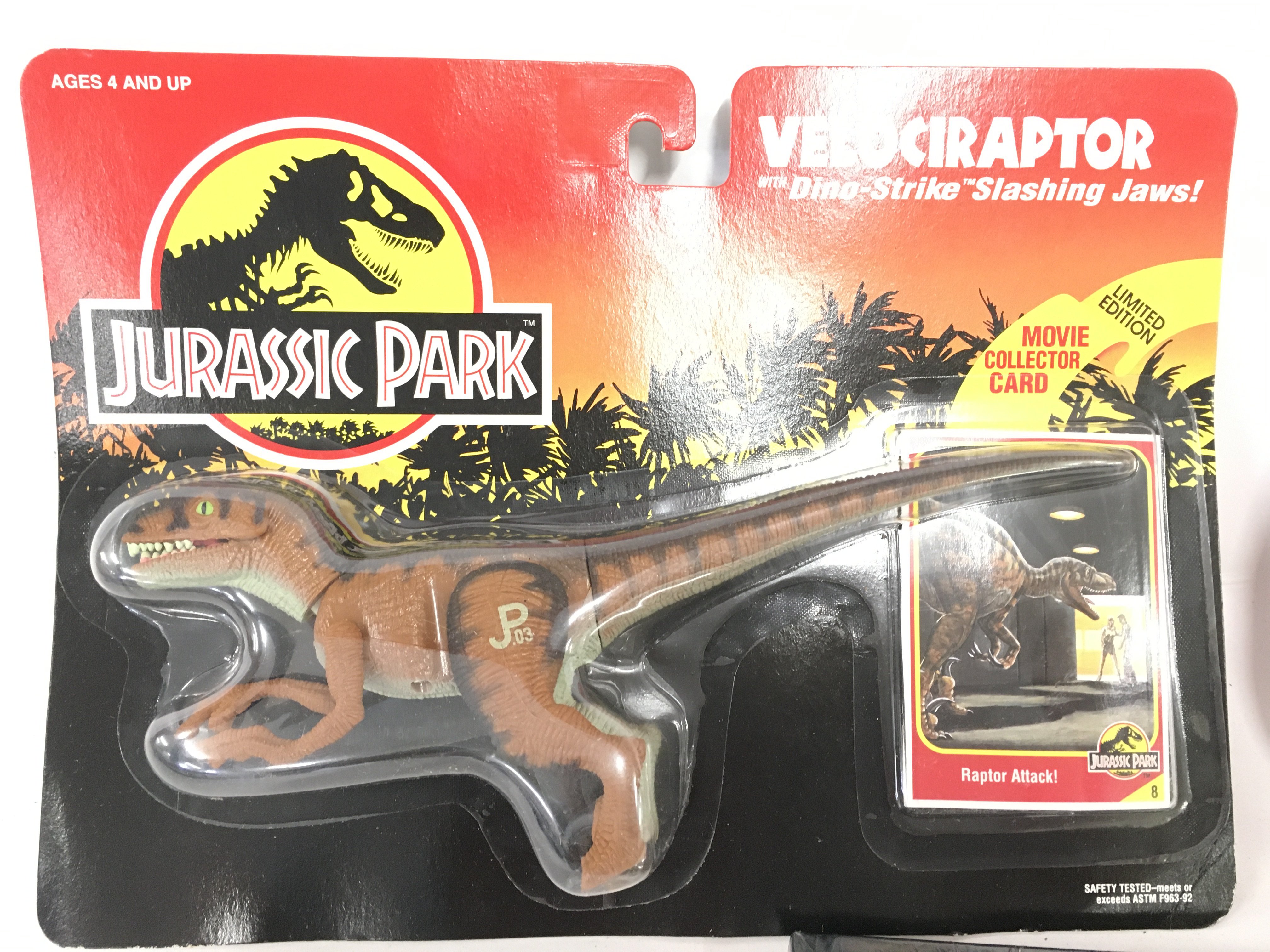 2 Carded Jurassic Park Figures and a sealed Annual - Image 3 of 3