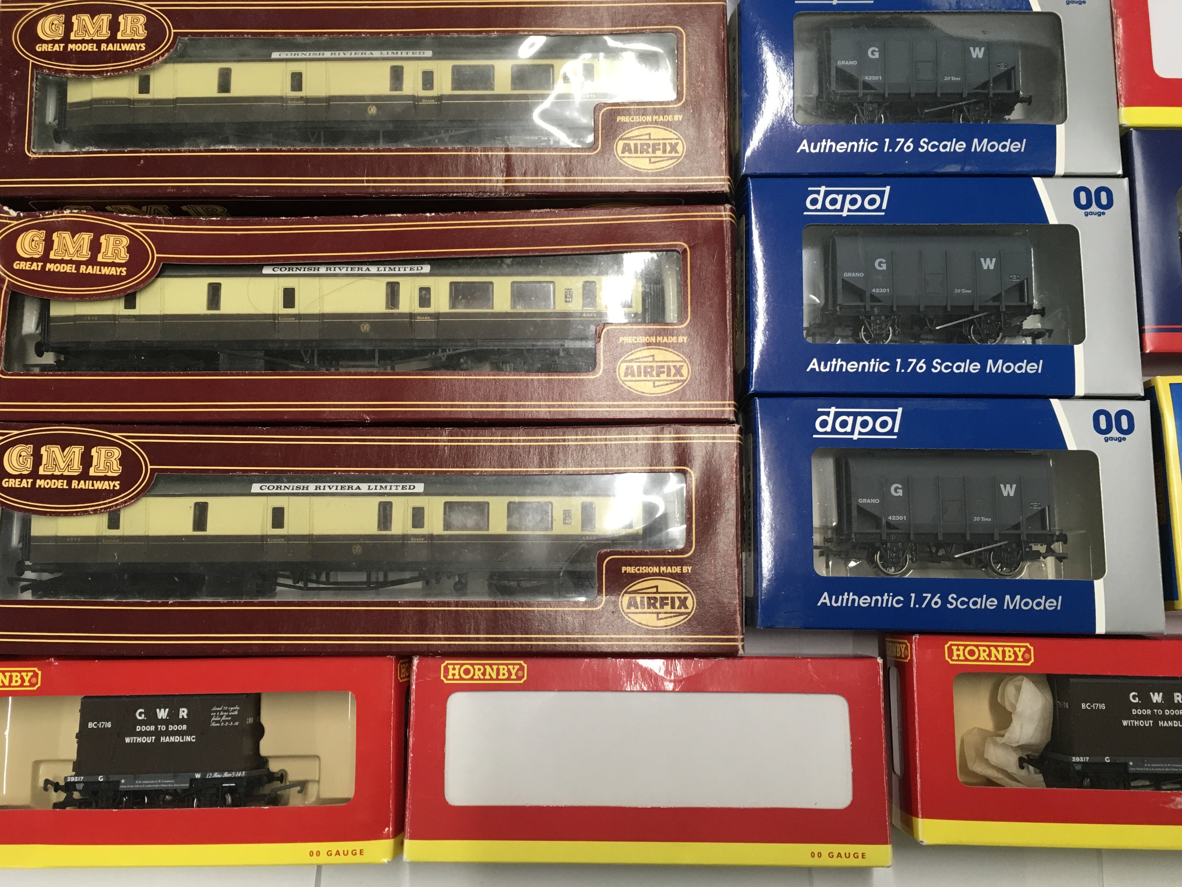 A Collection of Boxed 00 Gauge Boxed Coaches And Rolling Stock including Hornby. Airfix. Dapol and - Image 2 of 3