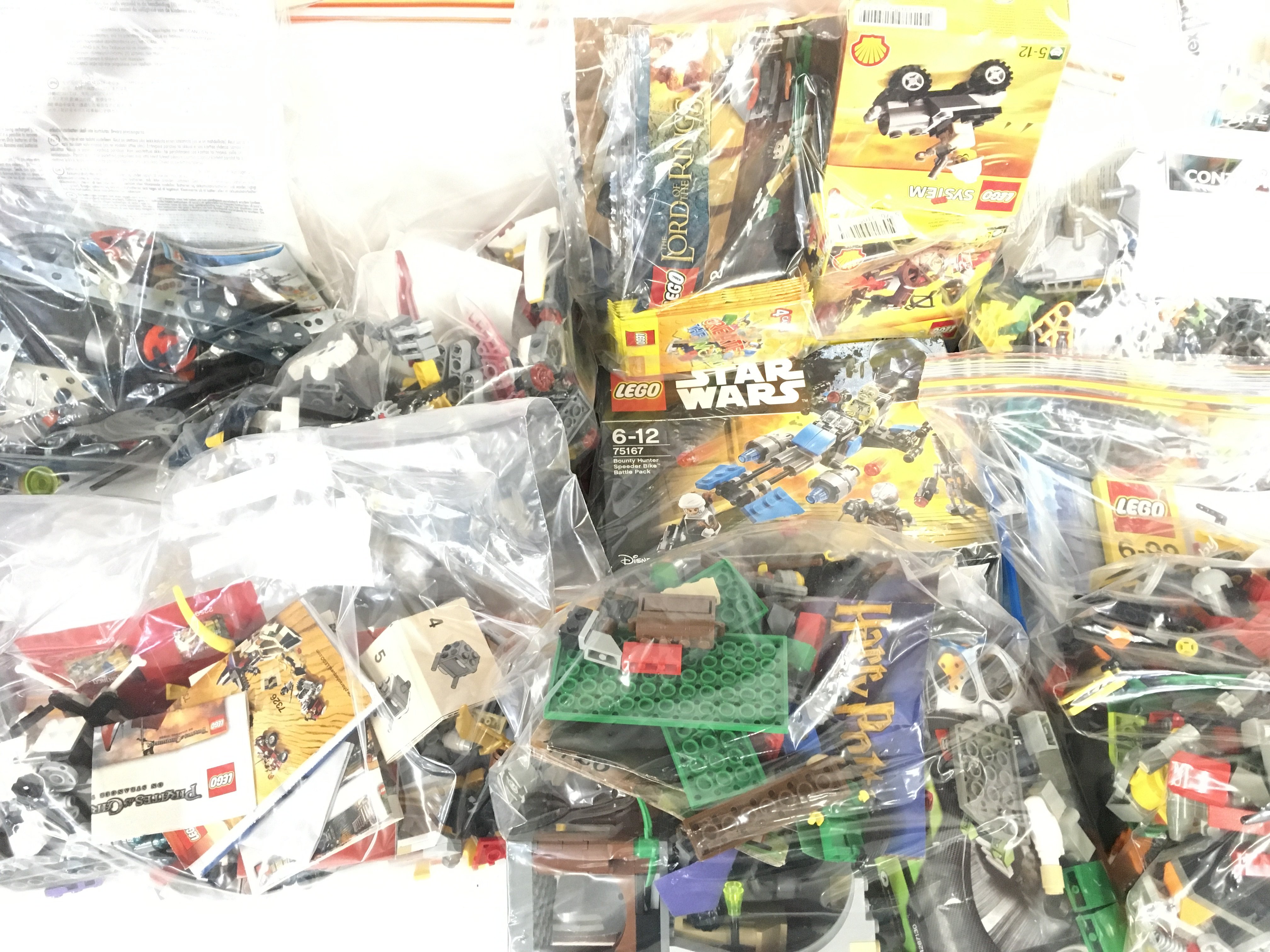 A Box Containing A Collection of Lego including Ha - Bild 3 aus 5