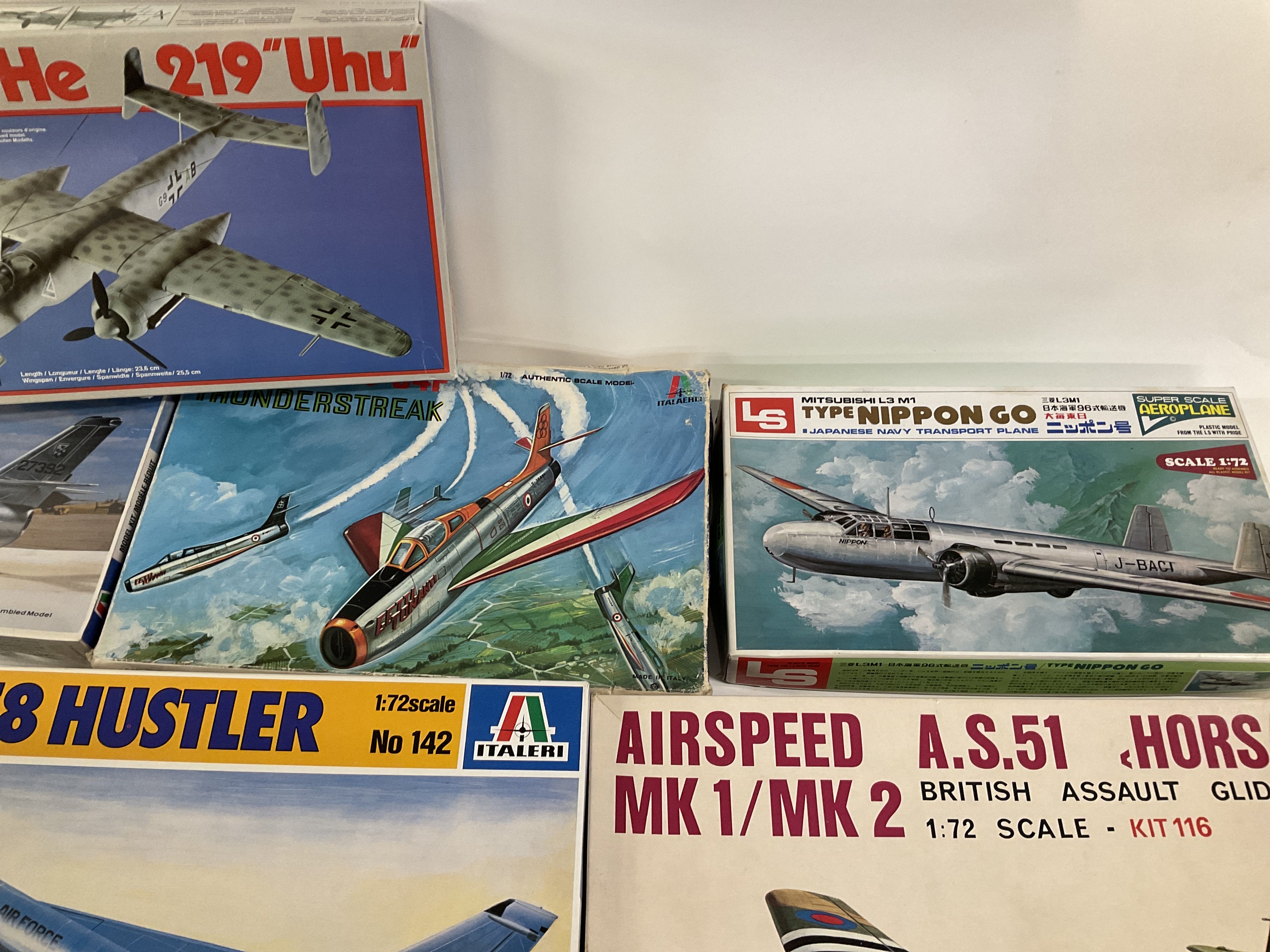 A Collection of Various Aircraft Model kits includ - Bild 4 aus 6