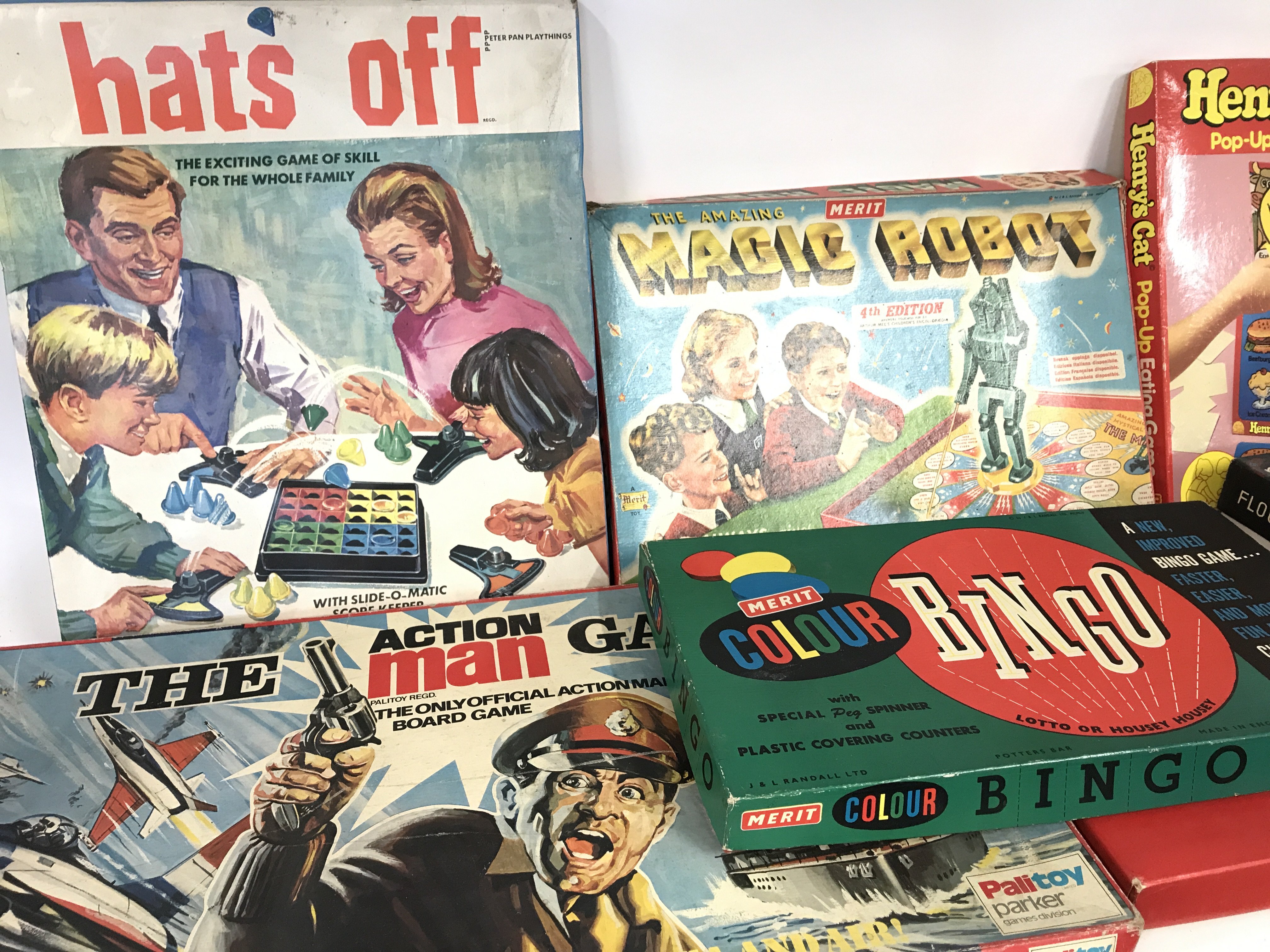 Collection of various board games including magic robot and the action man game. - Bild 2 aus 7