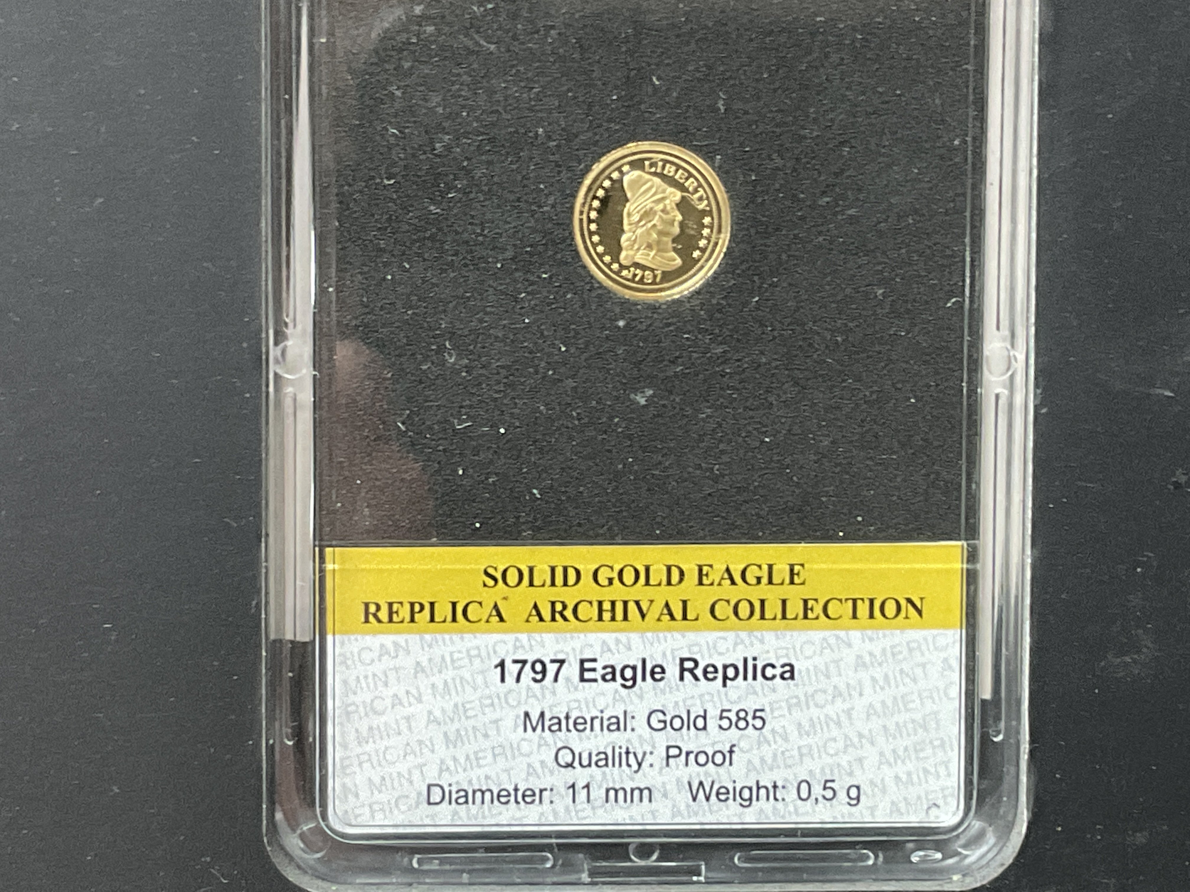 Gold Eagle replicas, 6 14K gold 0.5g miniature cas - Image 2 of 2