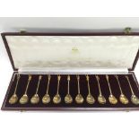 A cased Birmingham mint silver spoon set.