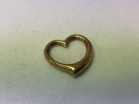 A 9ct gold Tiffany style heart pendant.