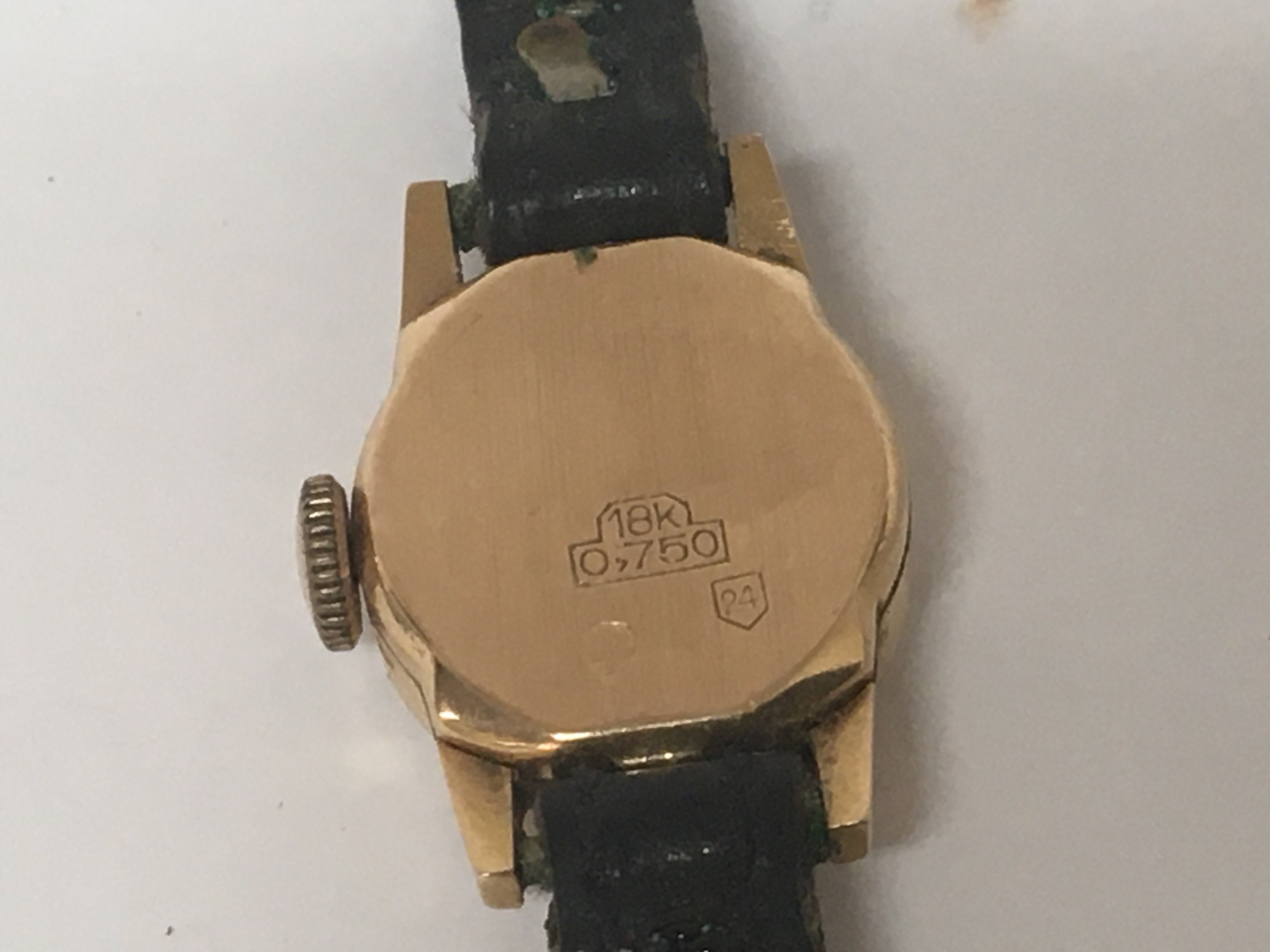 A ladies 18carat gold cased watch with a leather strap. Maker MuDu 17 jewel. - Image 2 of 2