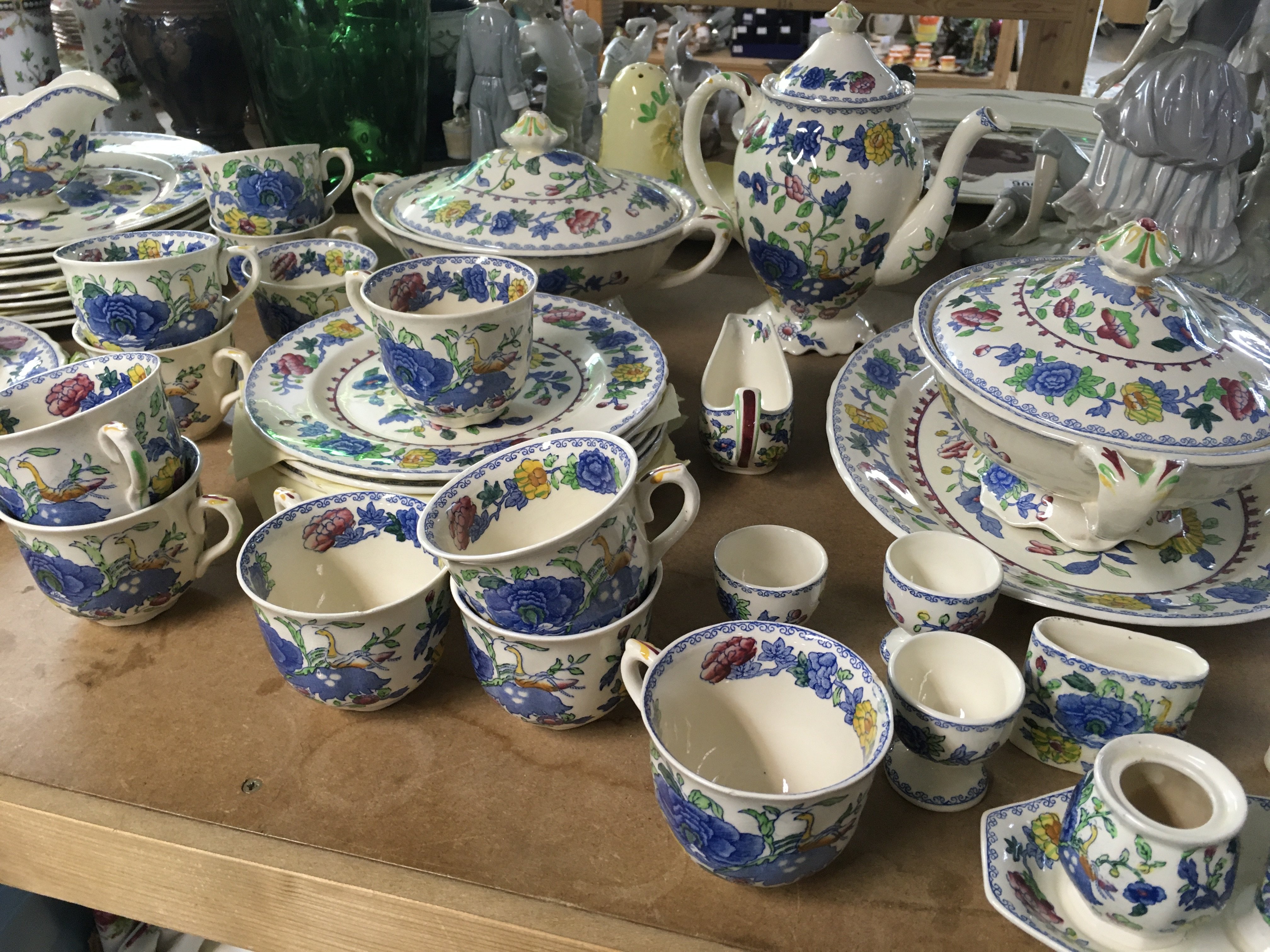 A collection of masons Regency tea dinner ware including cups saucers tureen meet plates dinner - Image 2 of 3