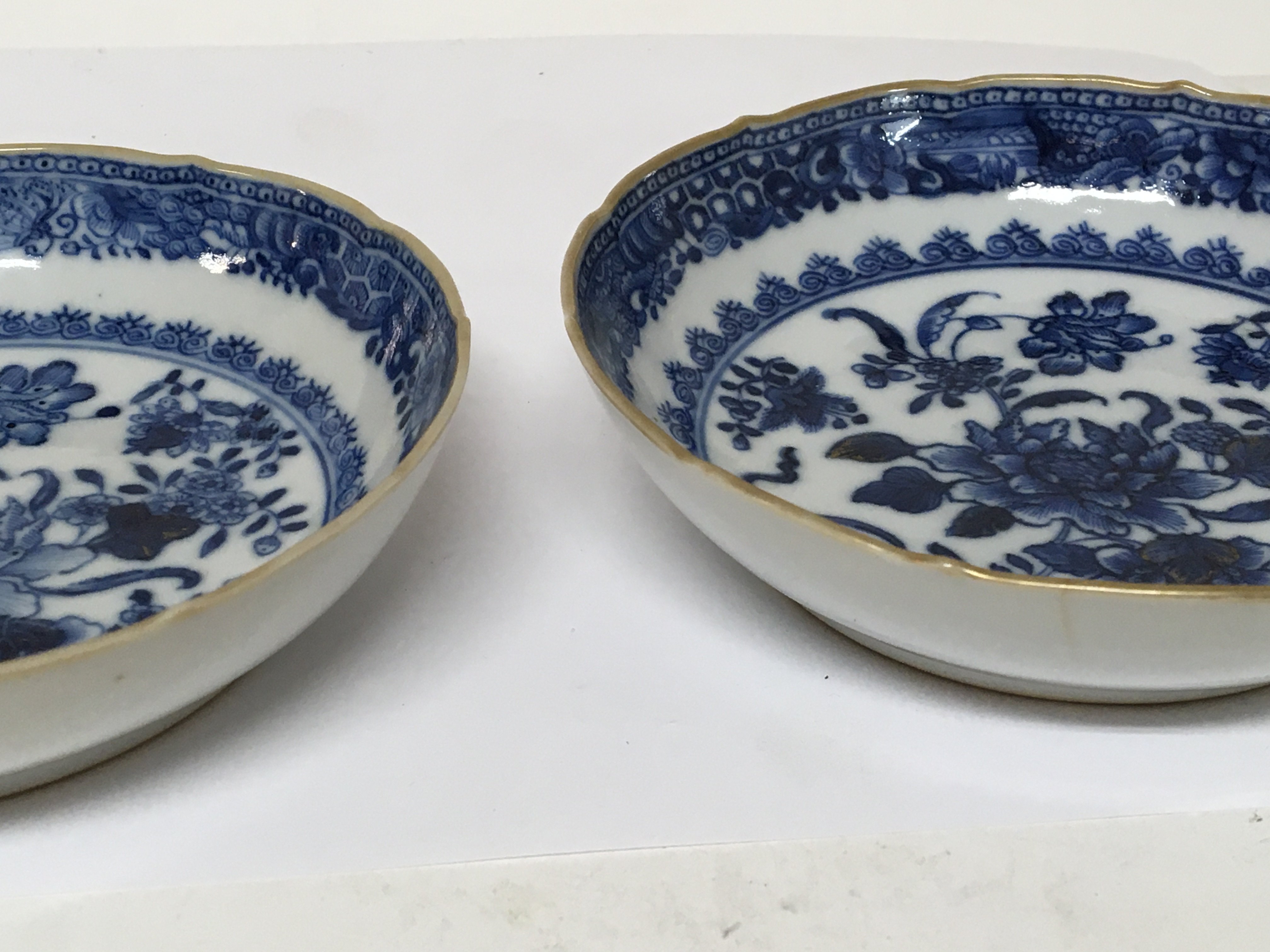 A pair of late 18th century Chinese Export porcela - Image 3 of 4