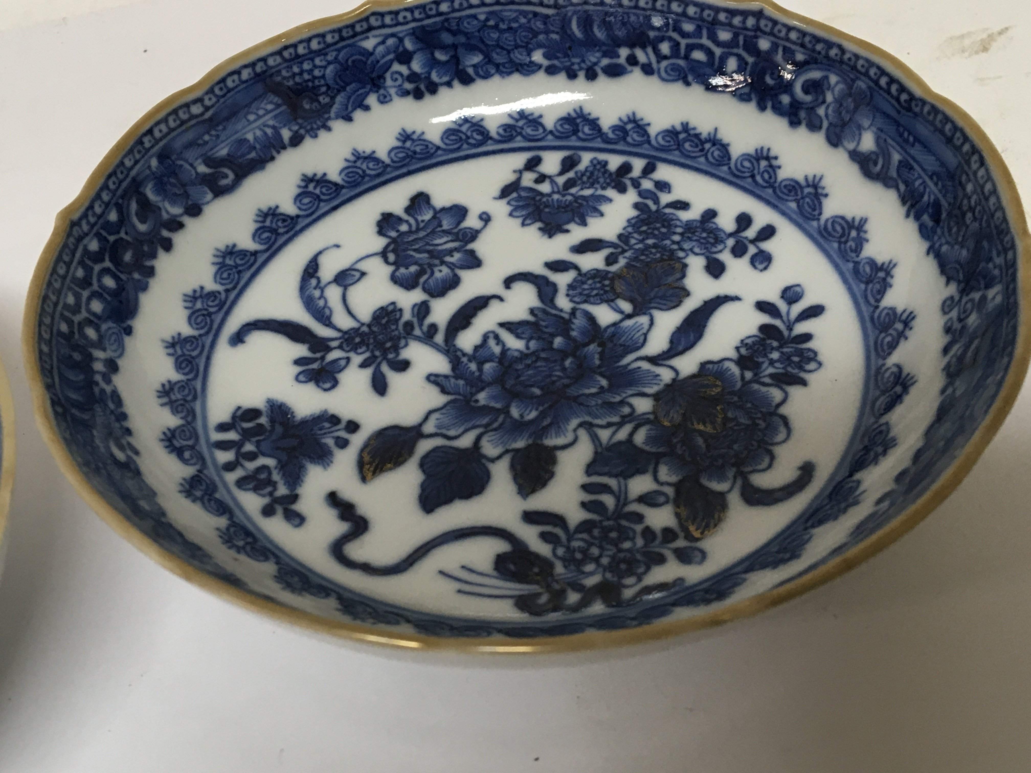 A pair of late 18th century Chinese Export porcela - Image 2 of 4