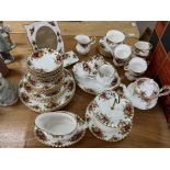 A Royal Albert old country roses tea and diner ser