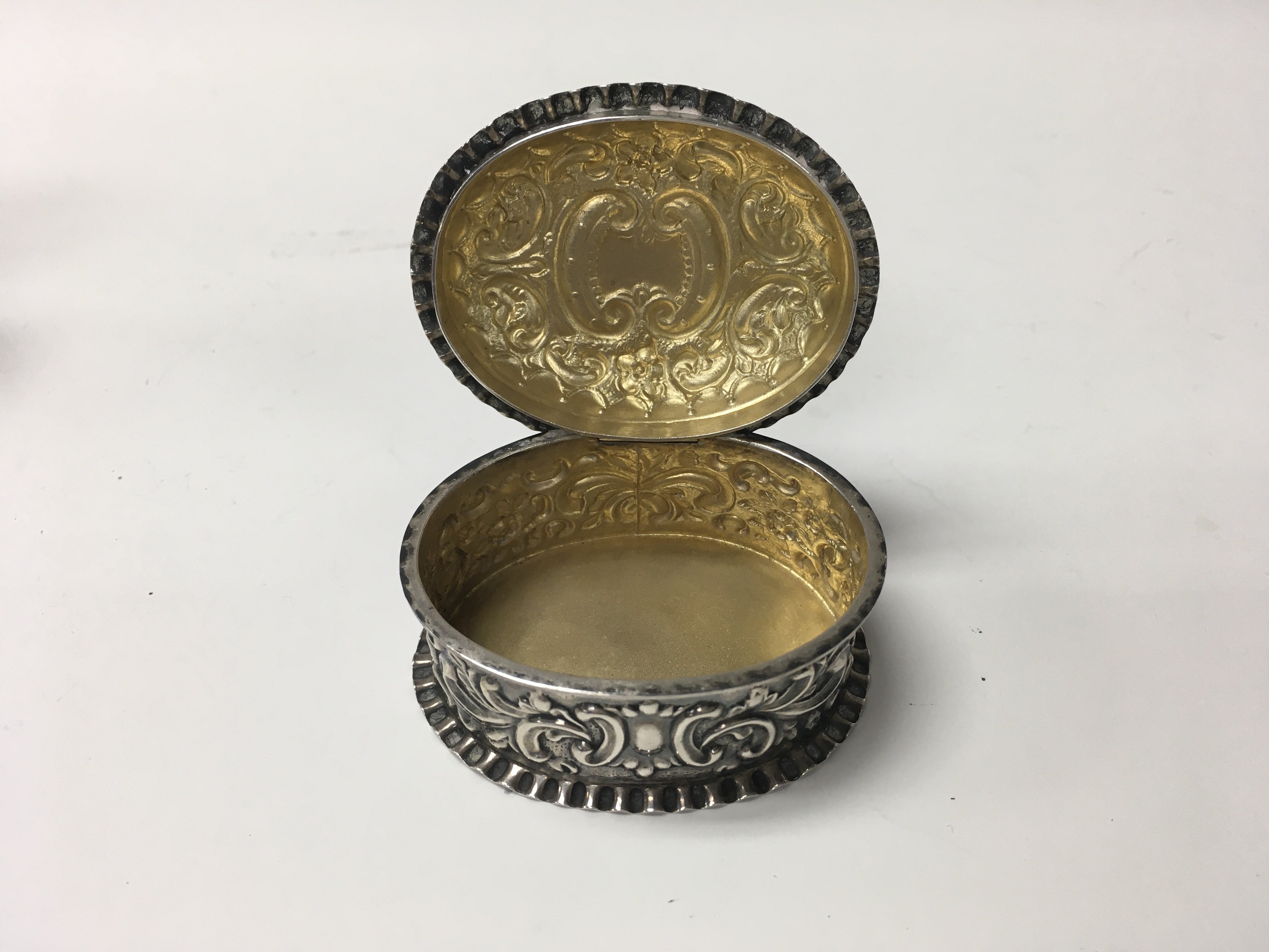 Silver pill box with three Mexican sterling toddy - Image 2 of 3