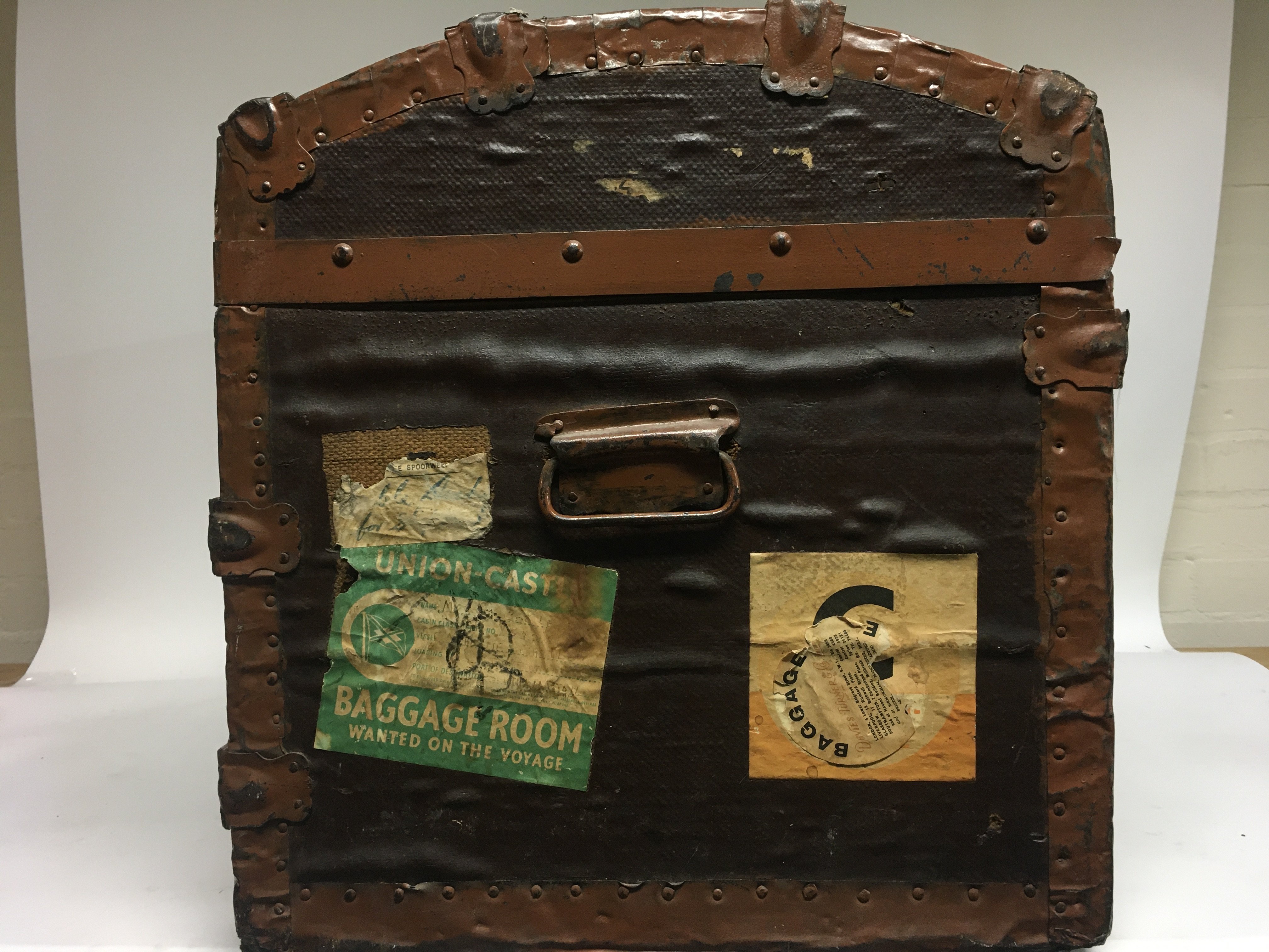 Dome top trunk and other box. - Image 3 of 10