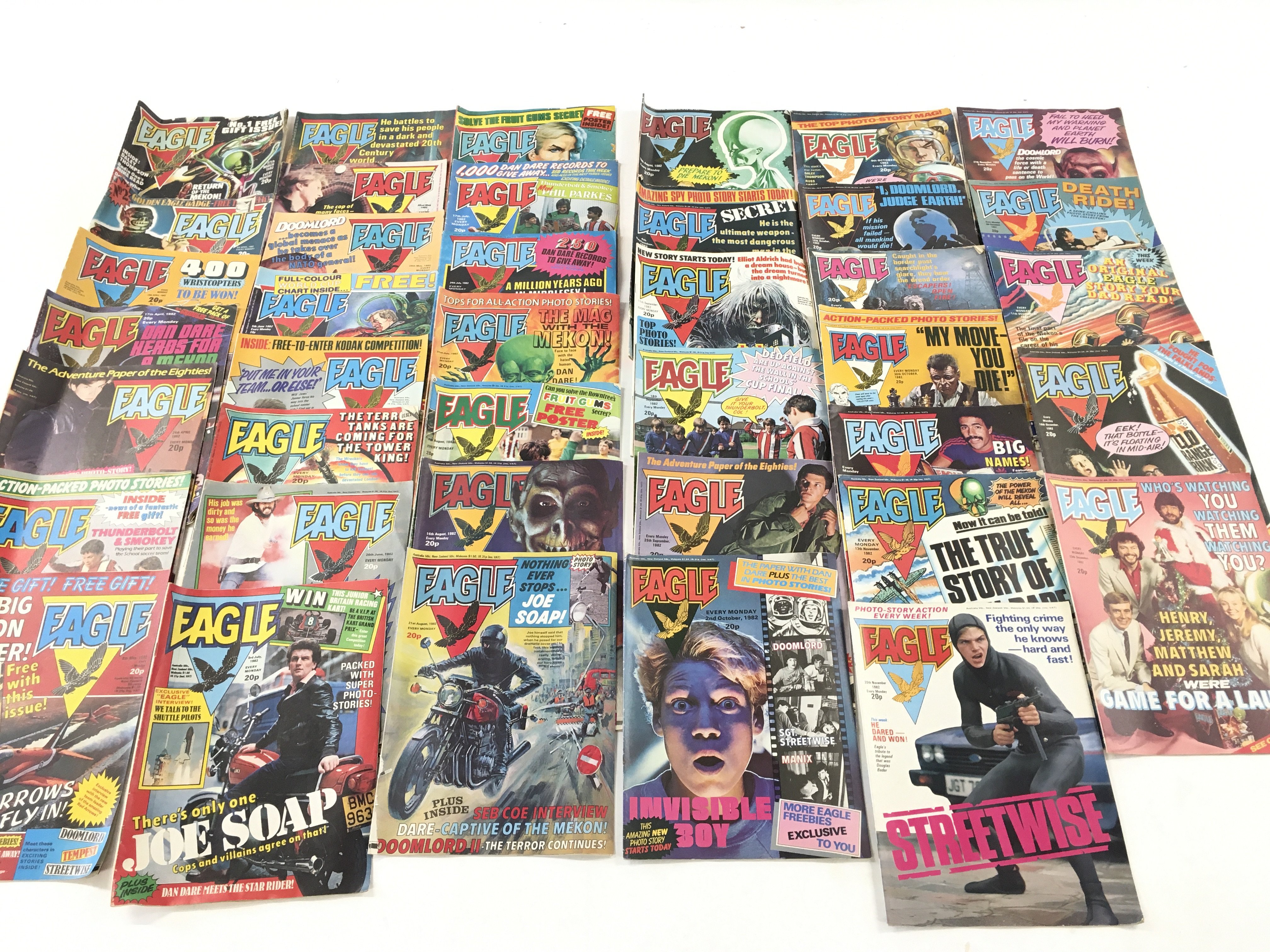 A collection of 2000 AD comics including special Christmas edition together with a collection of - Image 4 of 8