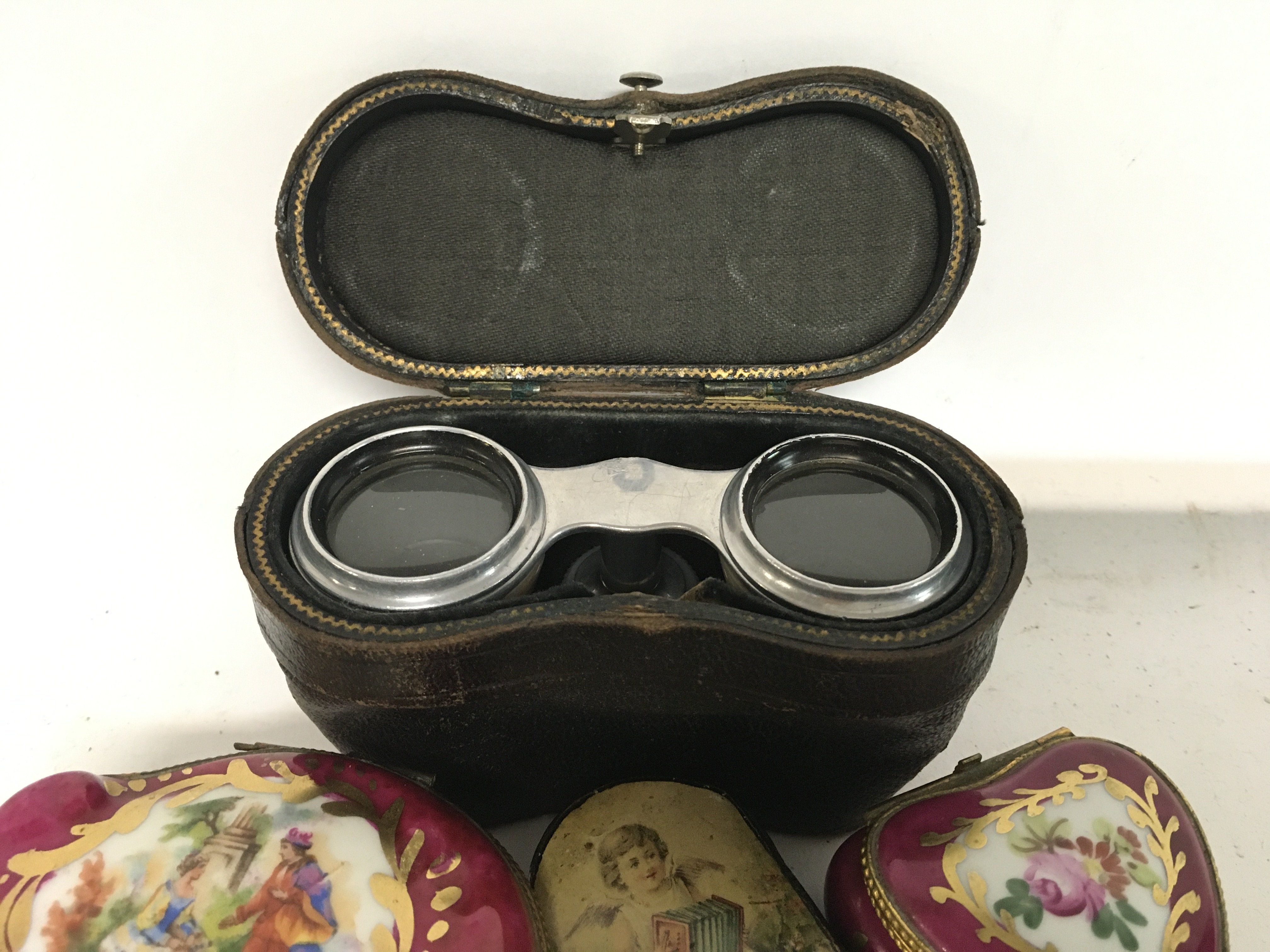 Opera glasses & trinket boxes including one Silver - Image 2 of 2
