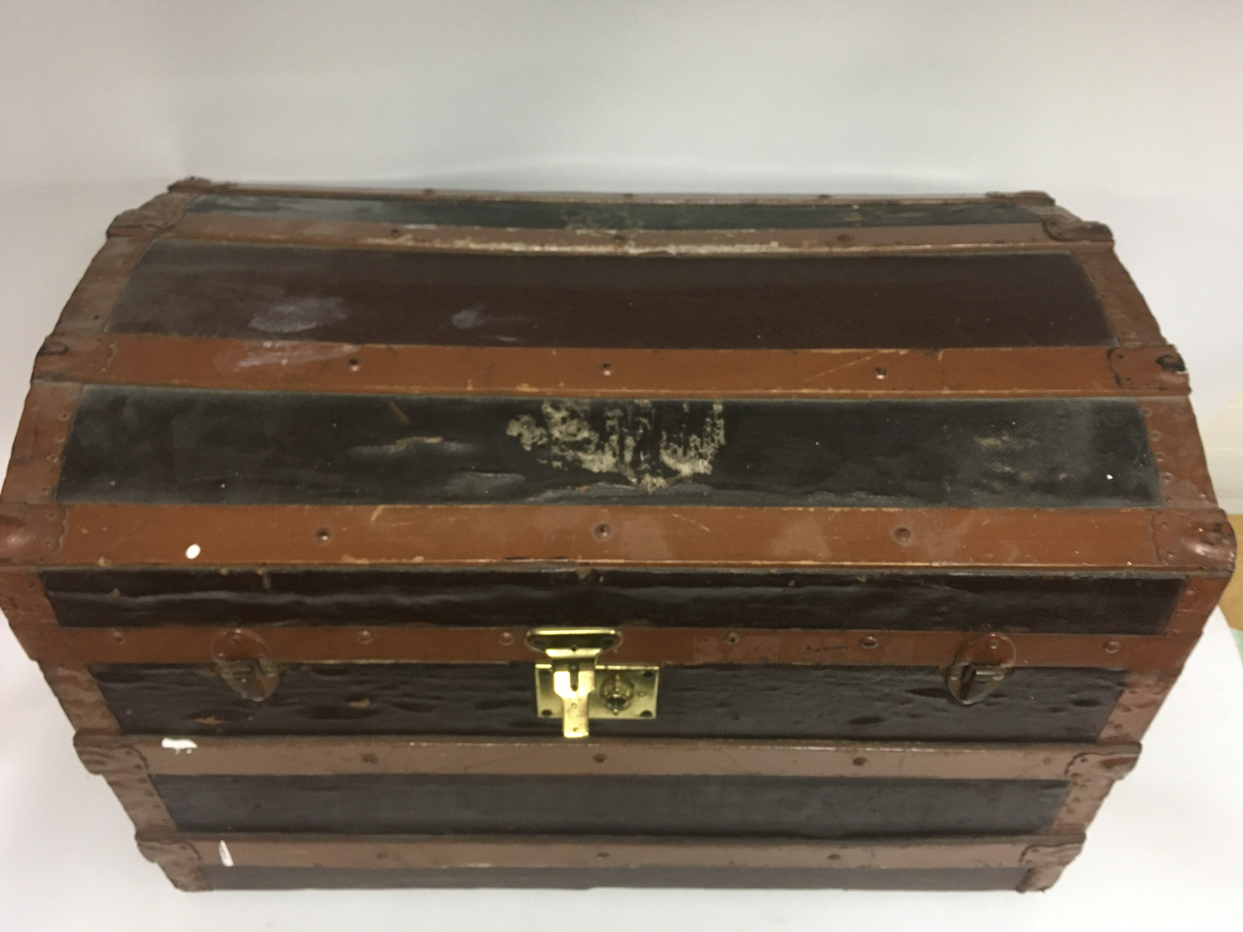 Dome top trunk and other box. - Image 2 of 10
