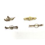 Four gold broaches. Total weight 11.46g