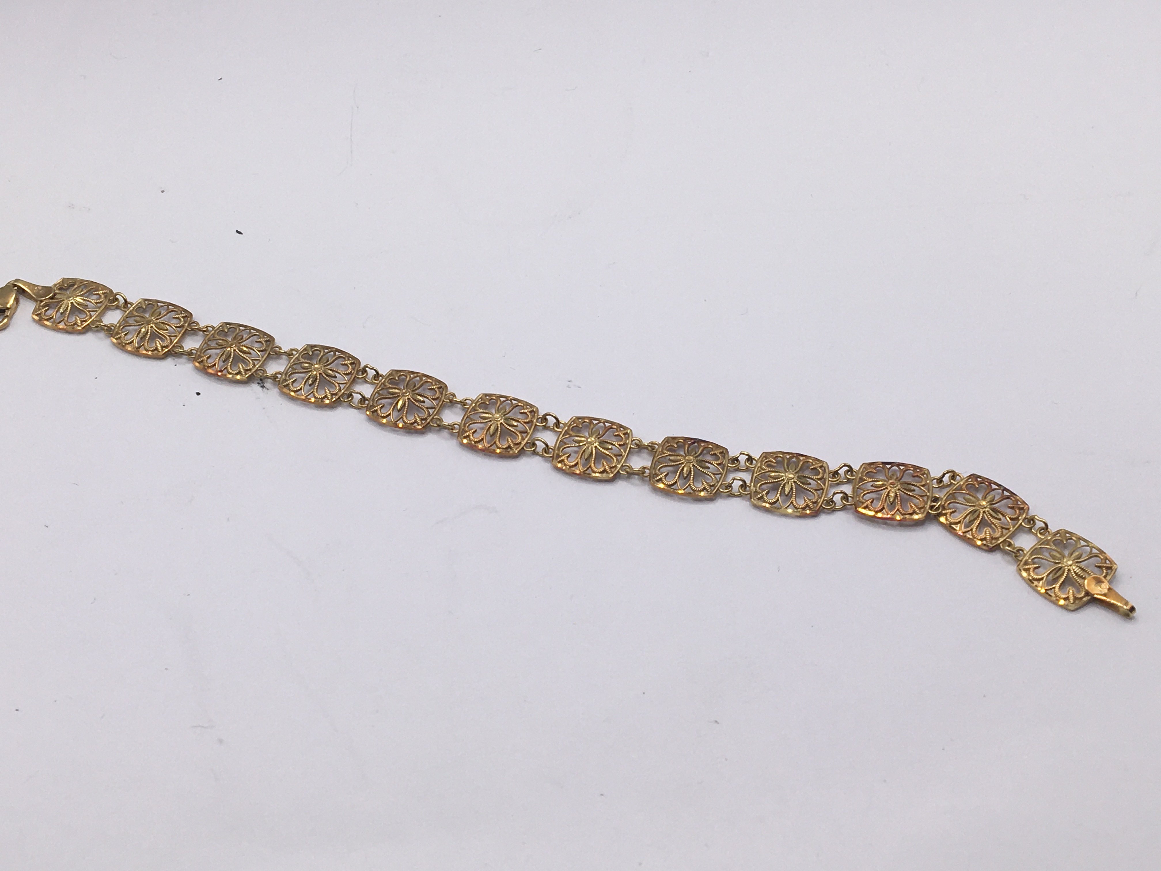 A 9carat gold QVC bracelet with open filigree type links weight 4.4g approximately - Image 2 of 2