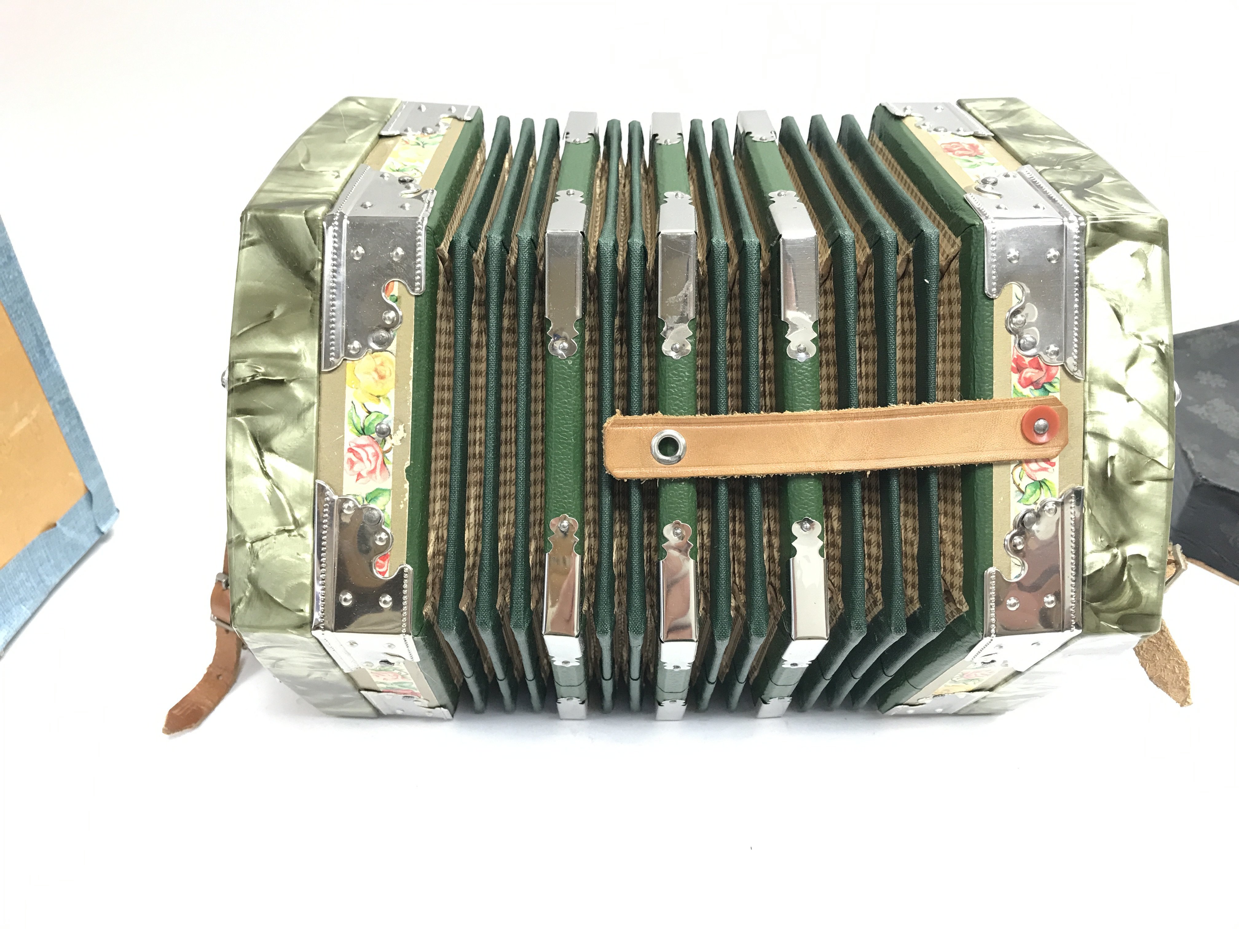 A boxed accordion - Image 4 of 5