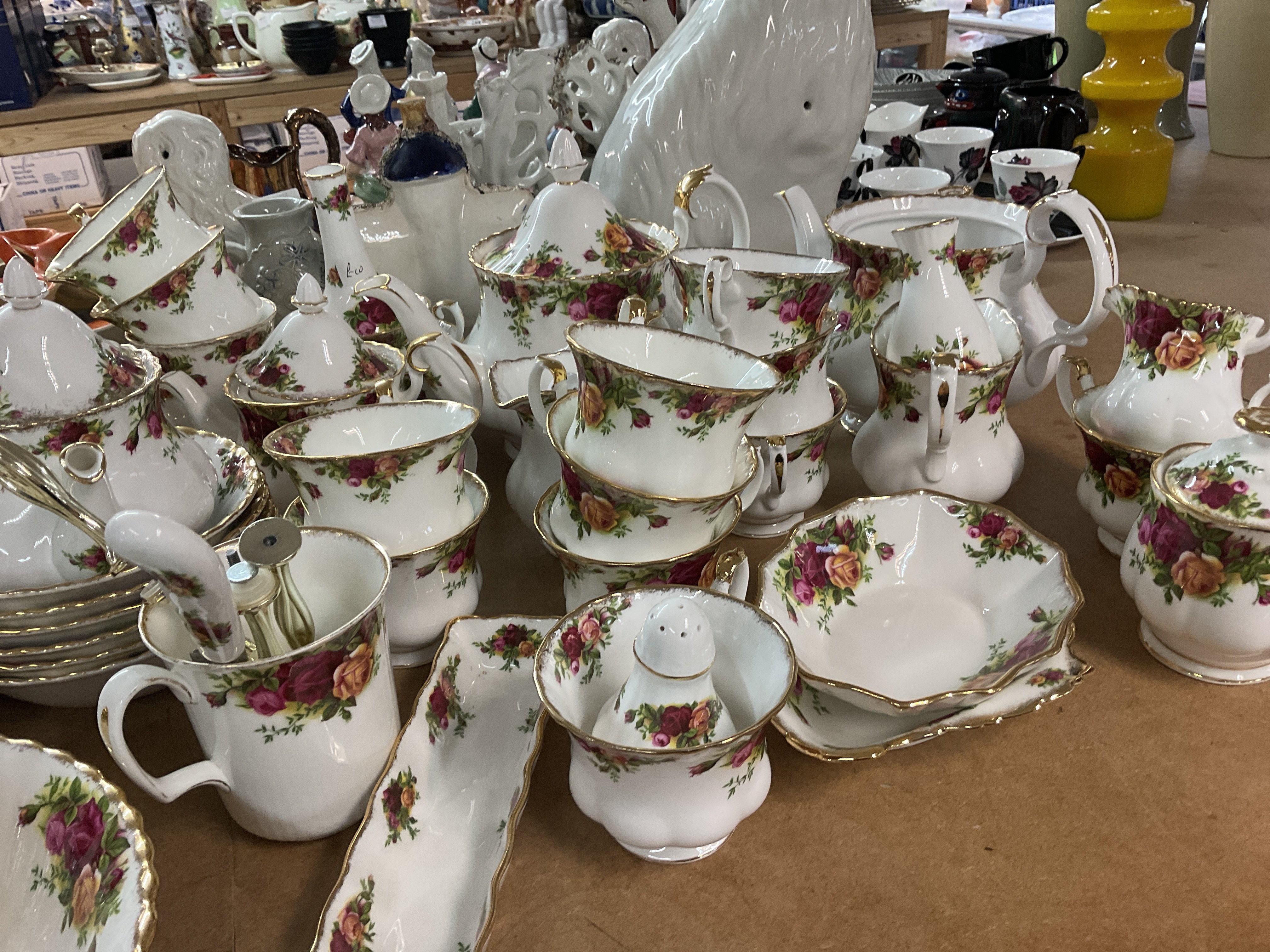 A collection of royal Albert old English country r - Image 2 of 3