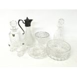 Collection of various items of crystal and glass i
